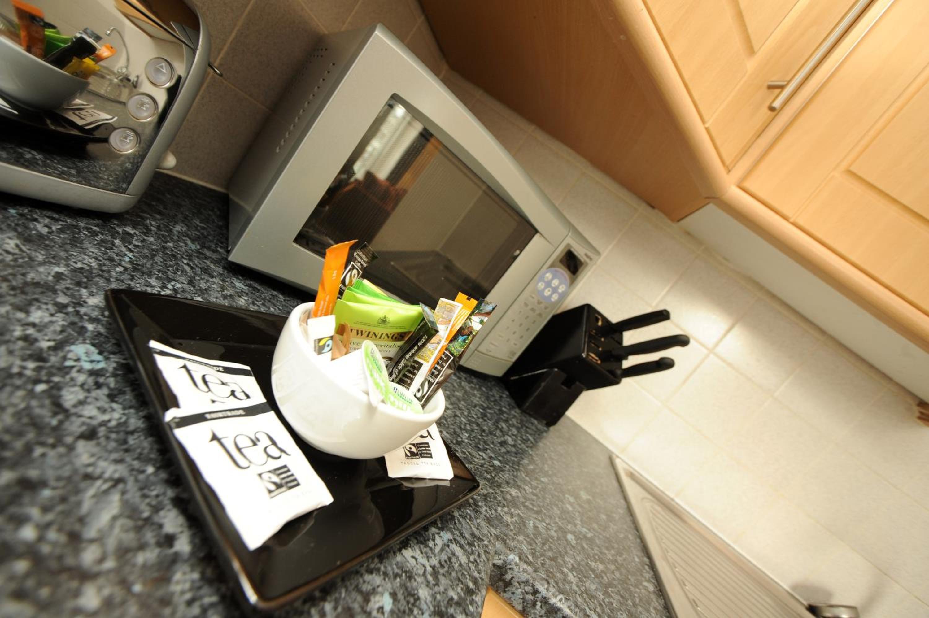 PREMIER SUITES Birmingham view 5