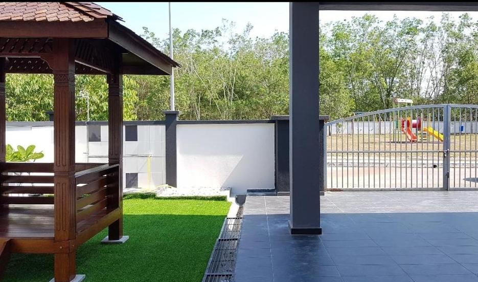 Jauzara Homestay Berkolam Renang photo 4