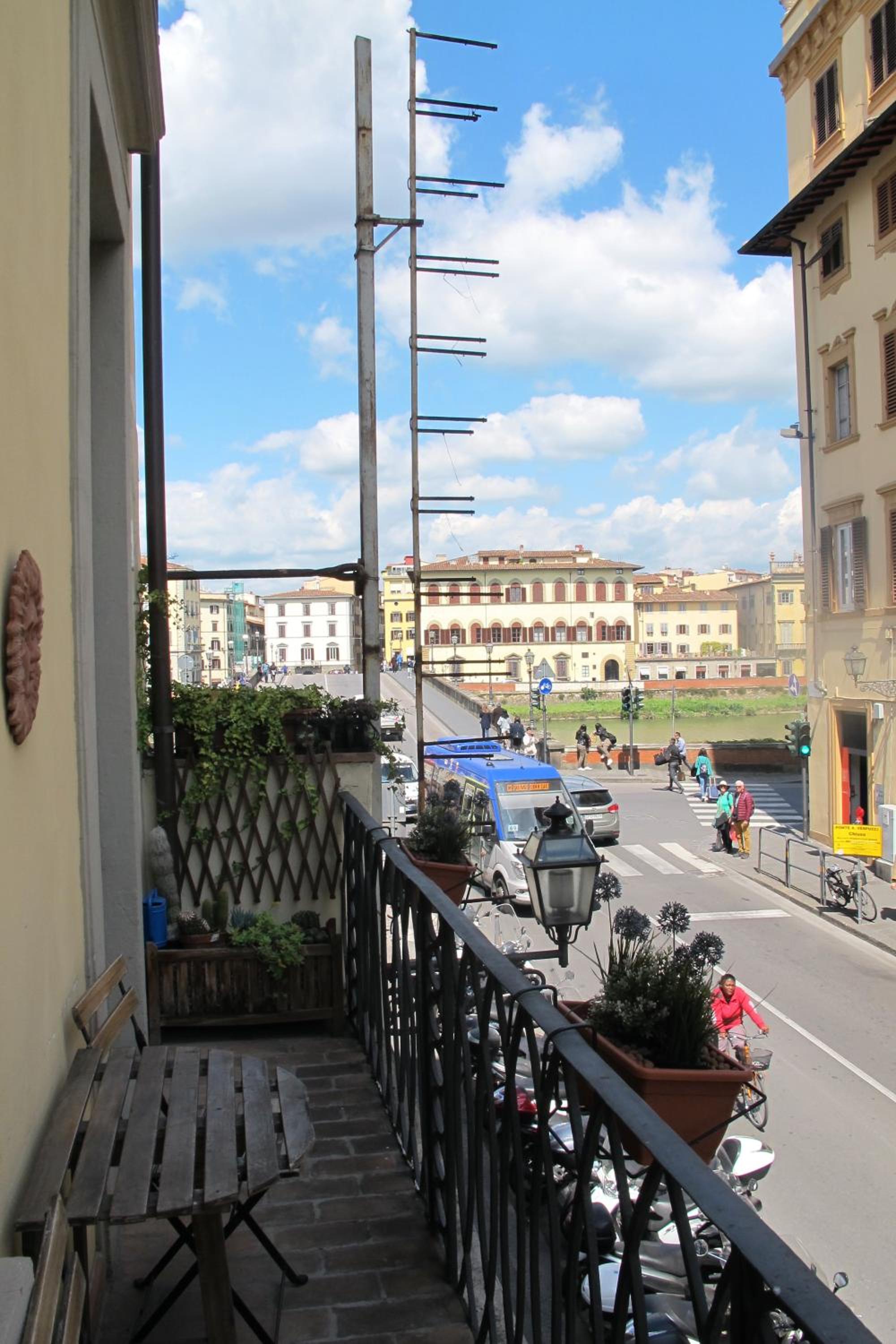 Luxury central flat river view