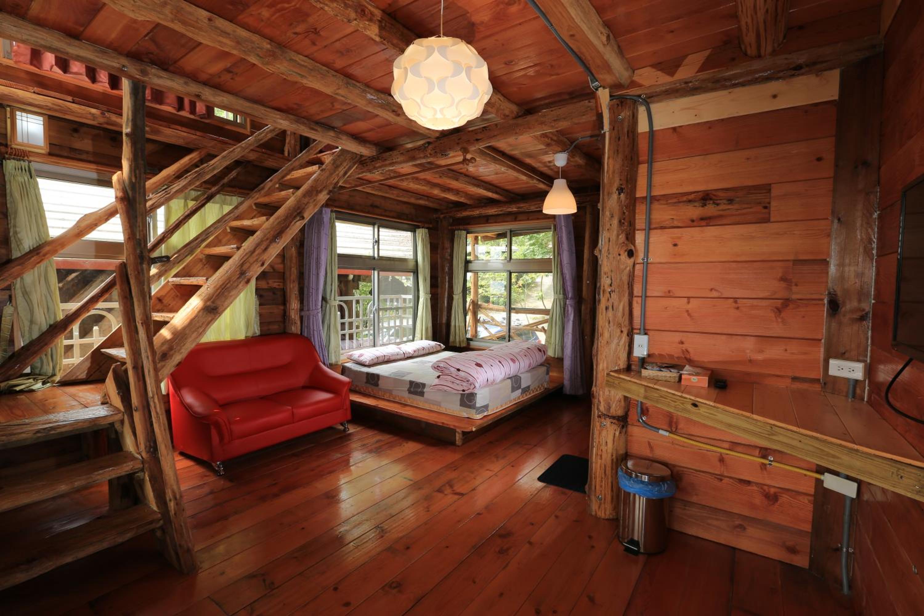lai Home Country Cottage B&B