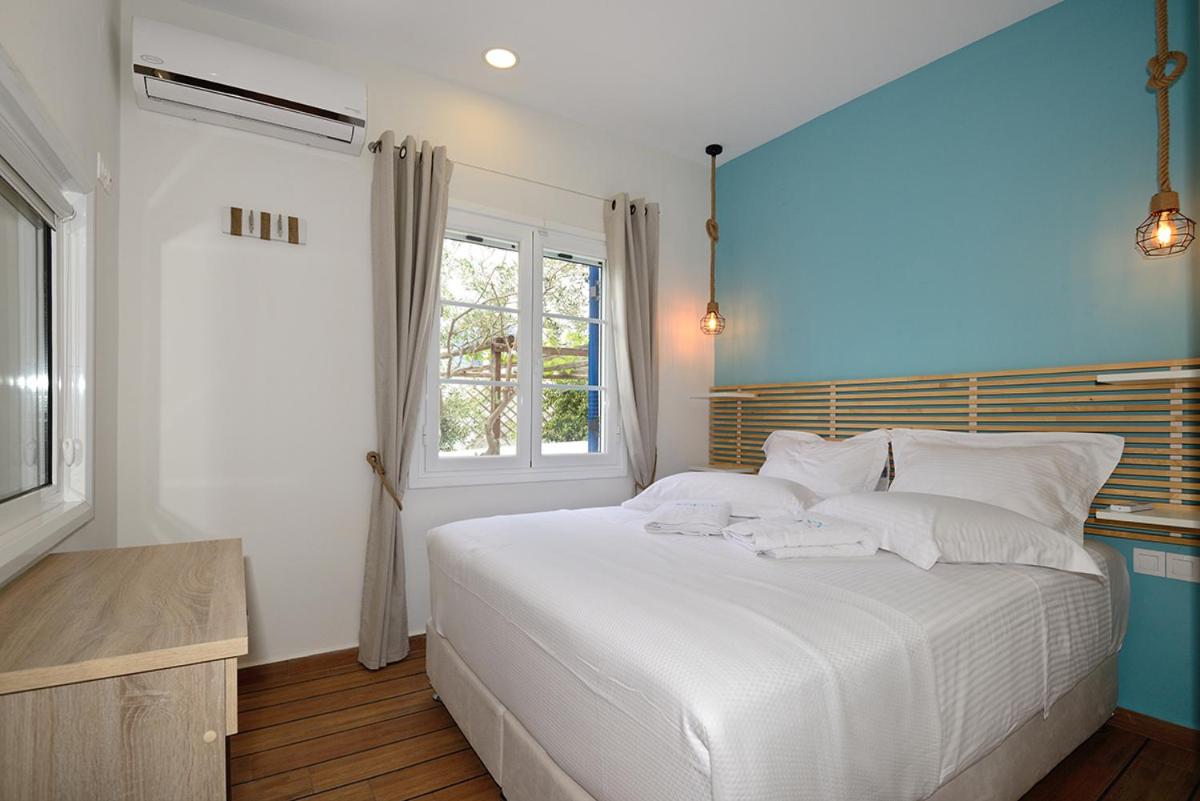 Deck1Syros Premium Apartments
