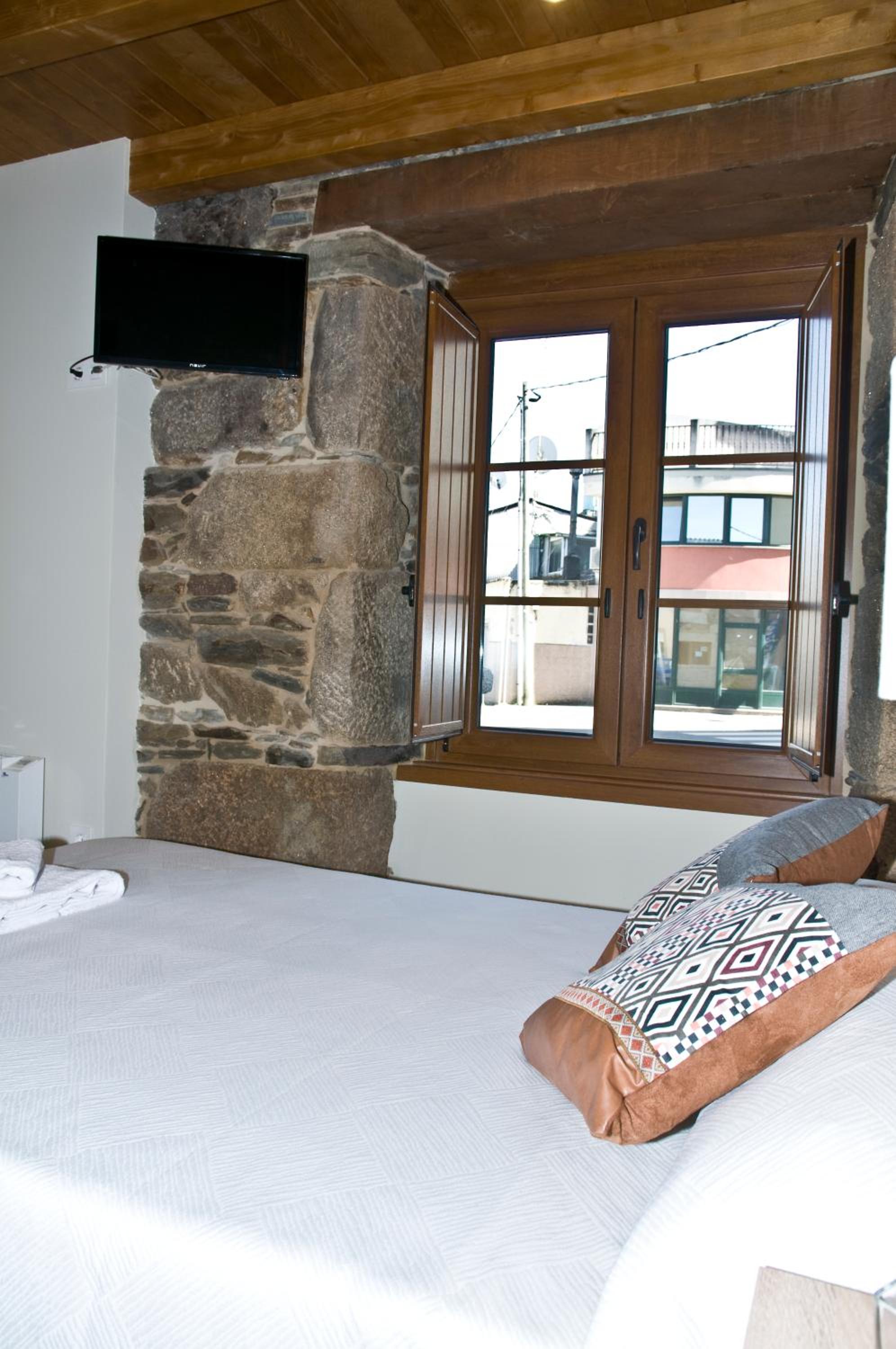 PENSION SERRANO view 2