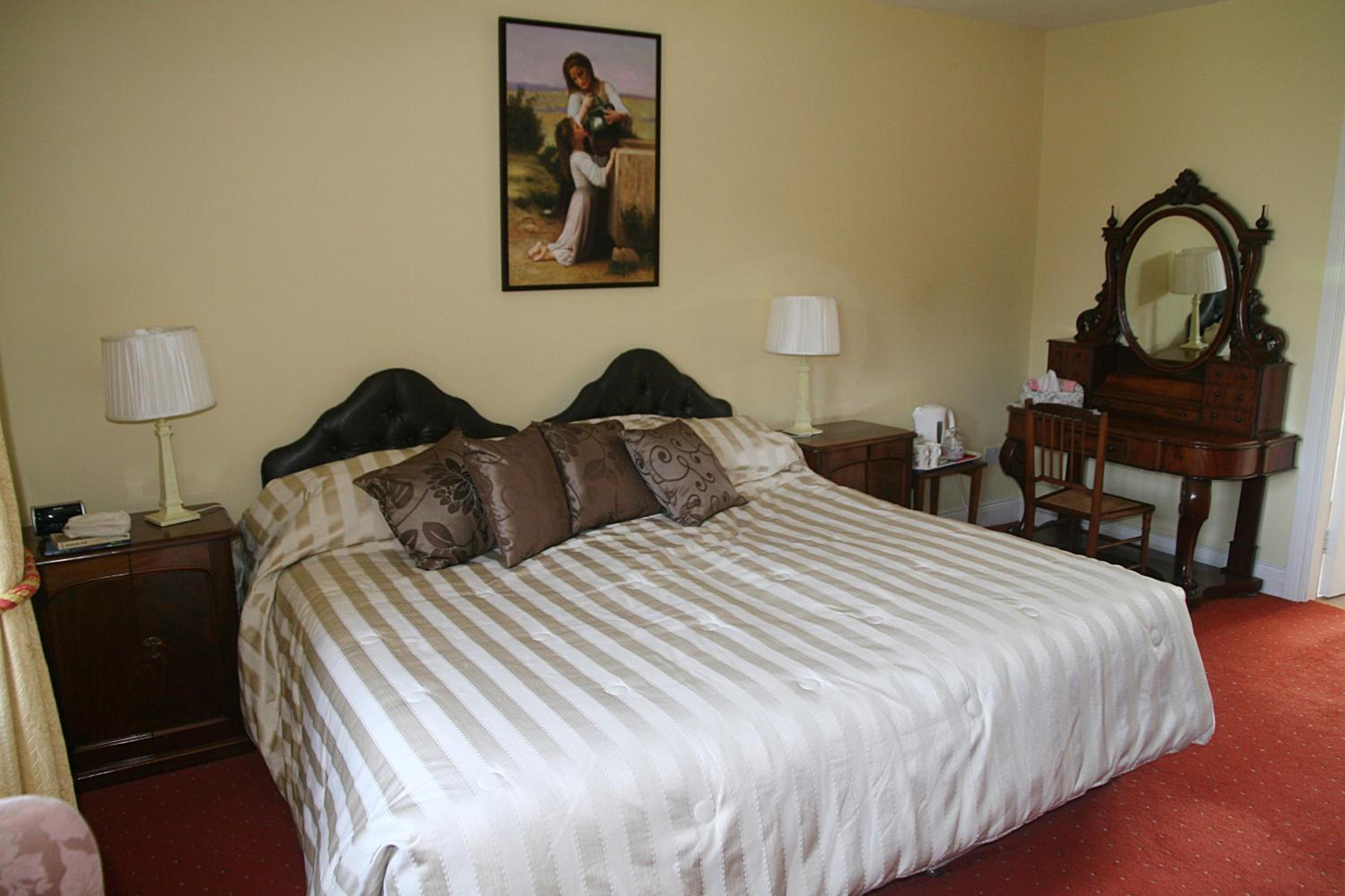 Muxnaw Lodge view 4