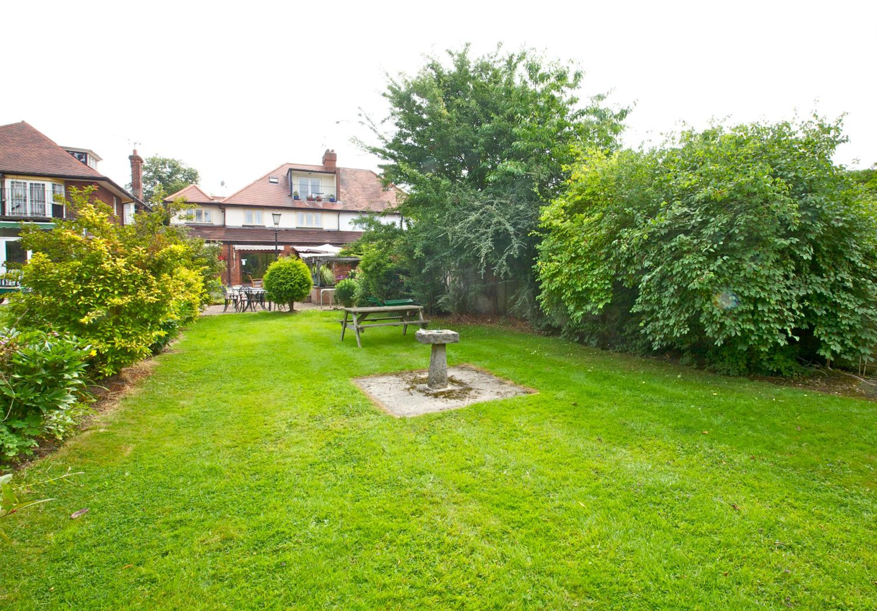 Acorn Guest House in Hull
