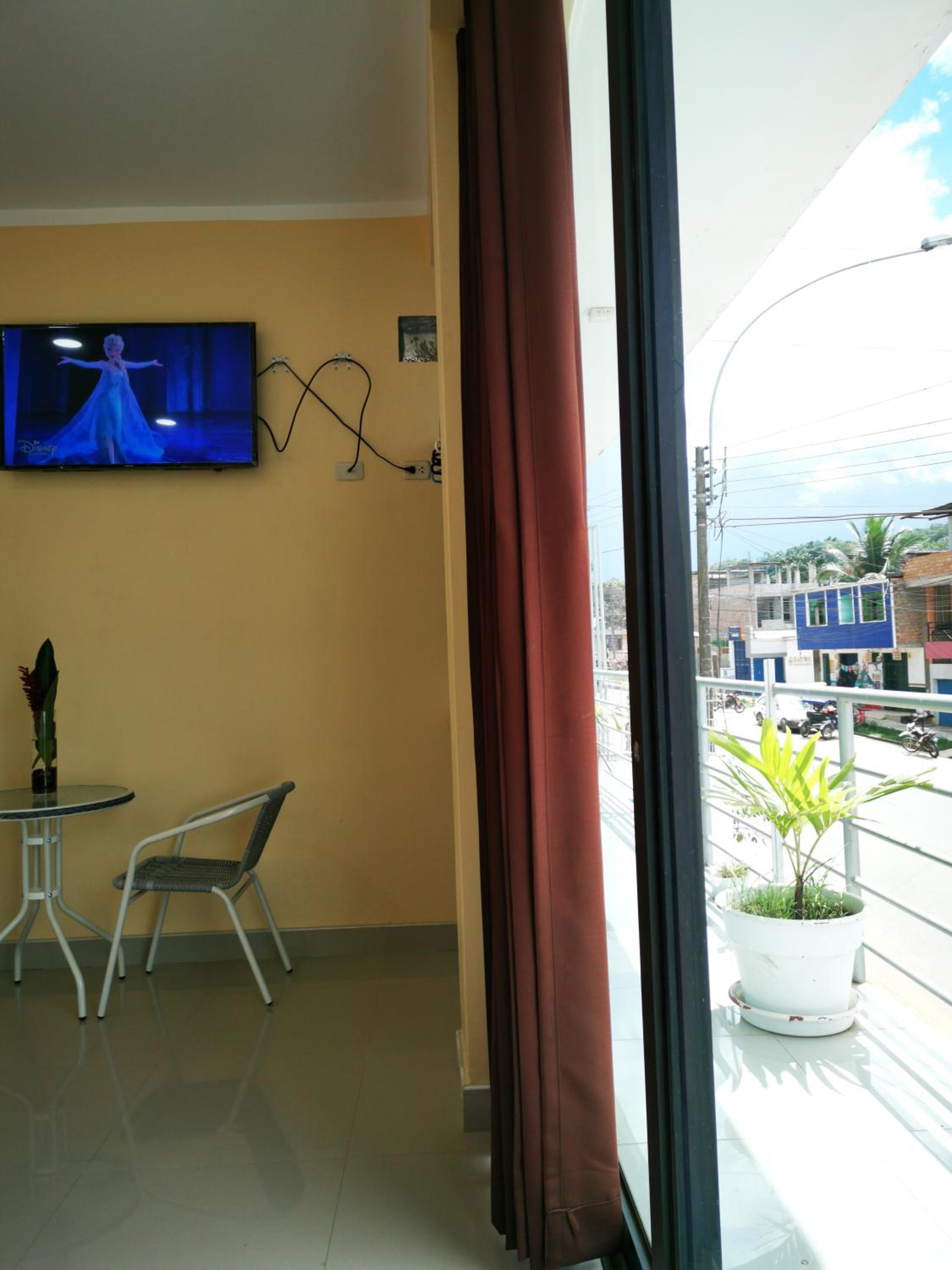Hostal Cordillera Azul