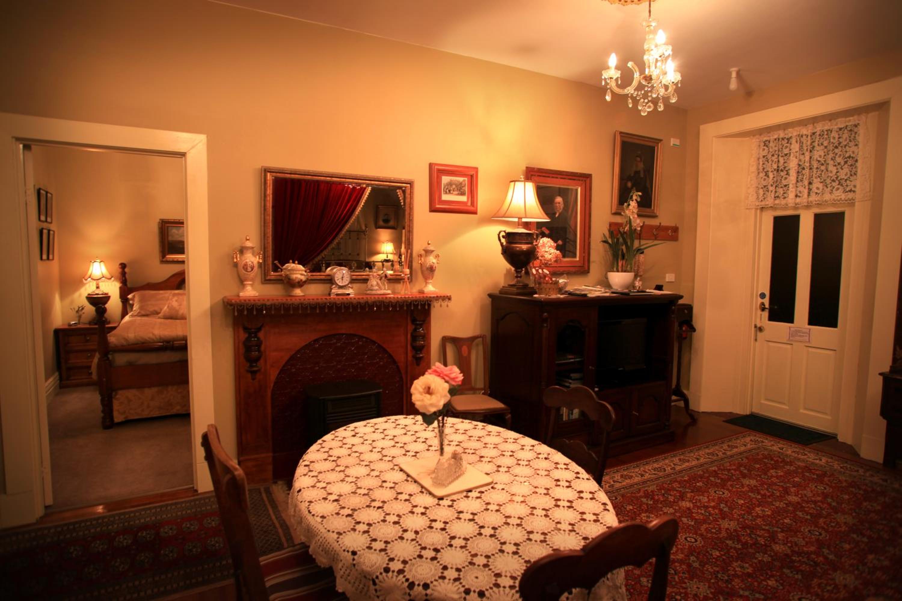 Blakes Manor Self Contained Heritage Accommodation