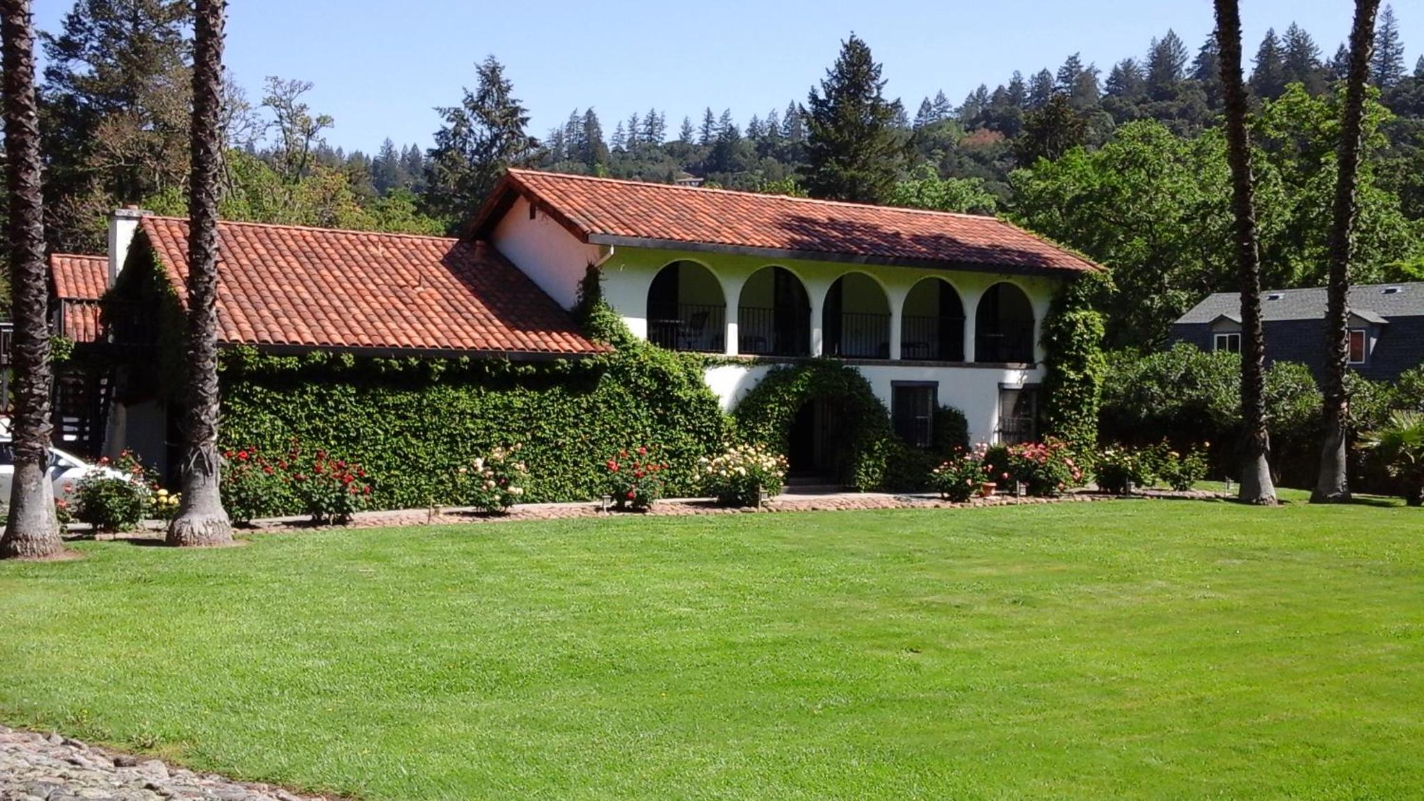 Spanish Villa Inn view 2
