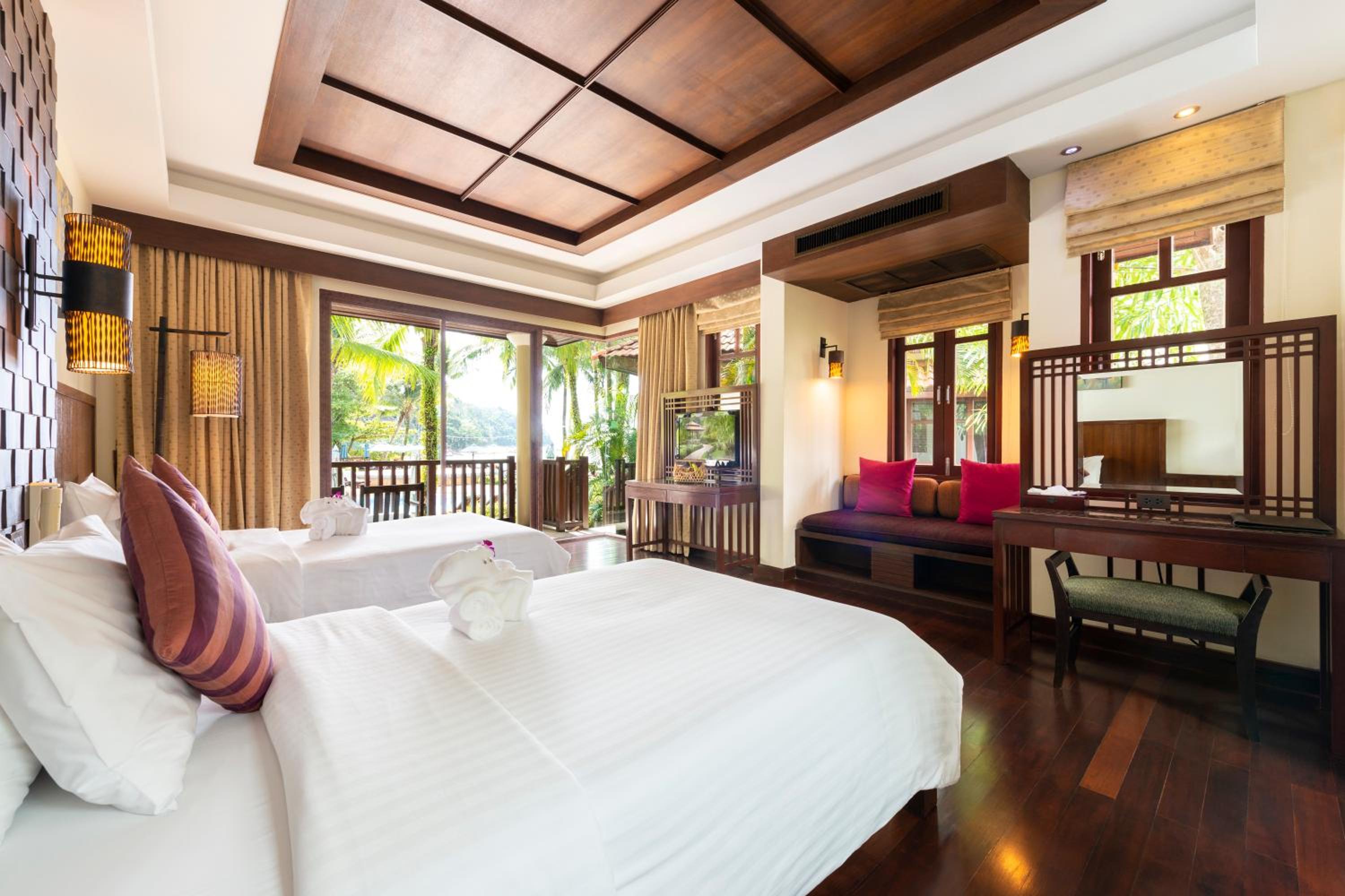 Khaolak Bayfront Resort