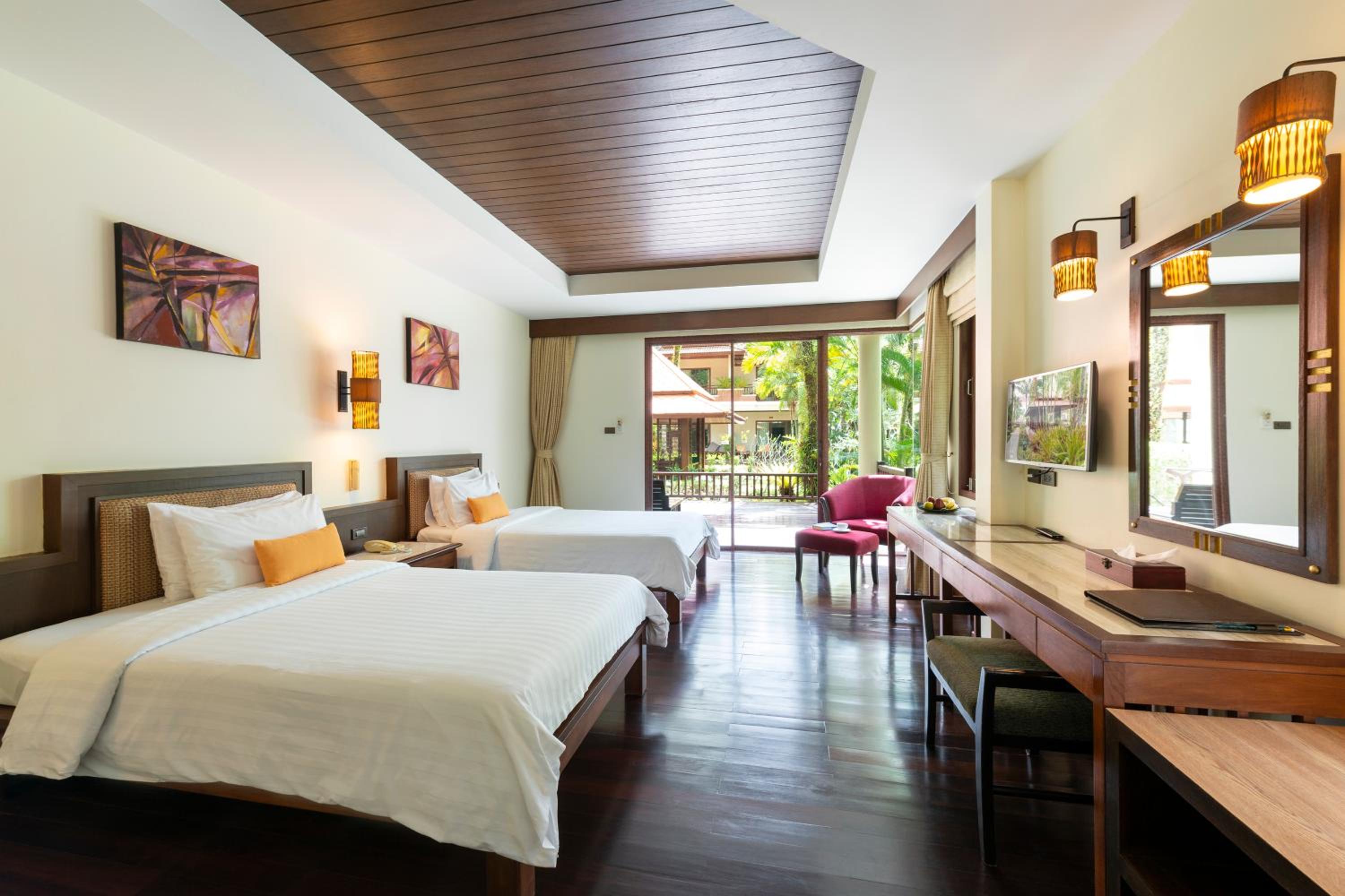 Khaolak Bayfront Resort