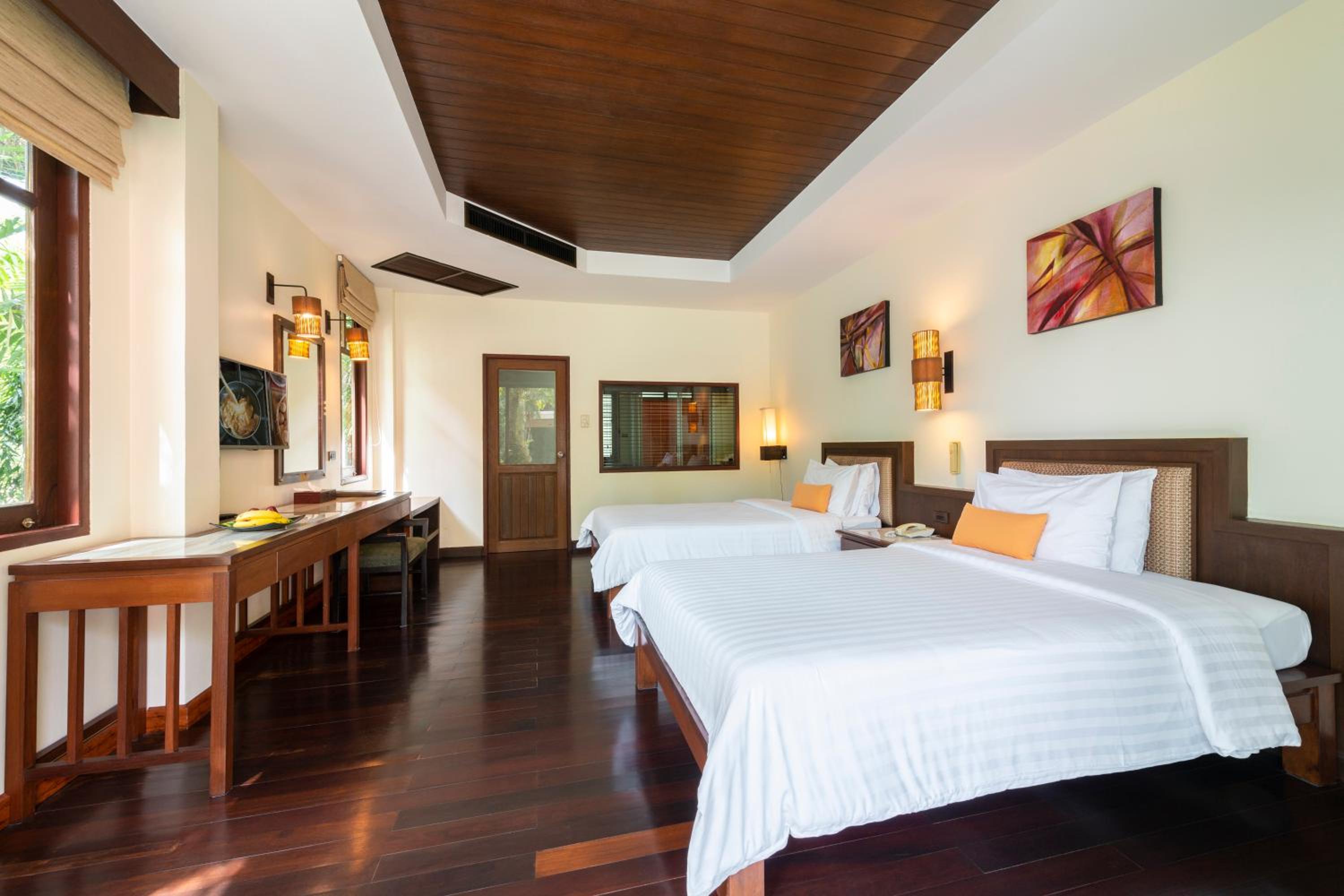 Khaolak Bayfront Resort