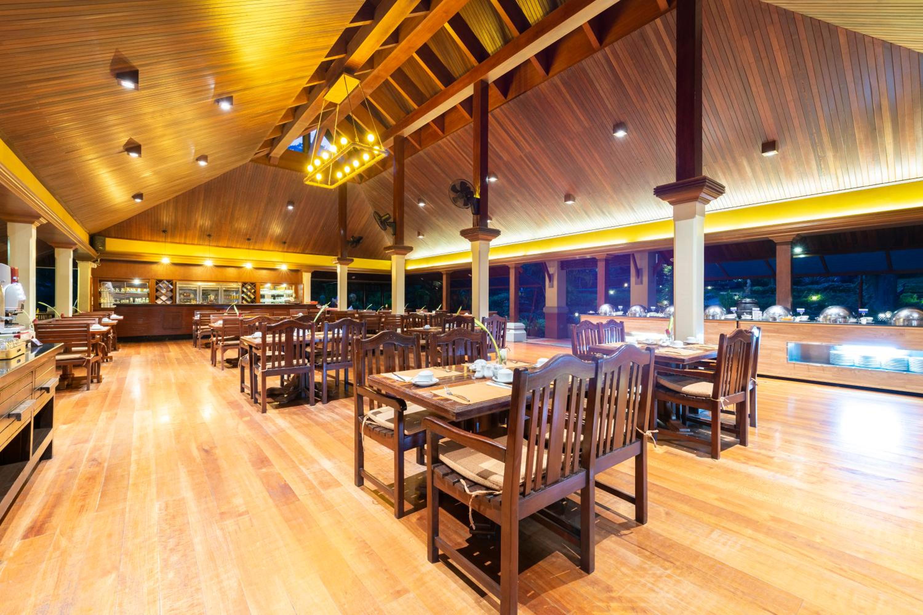 Khaolak Bayfront Resort