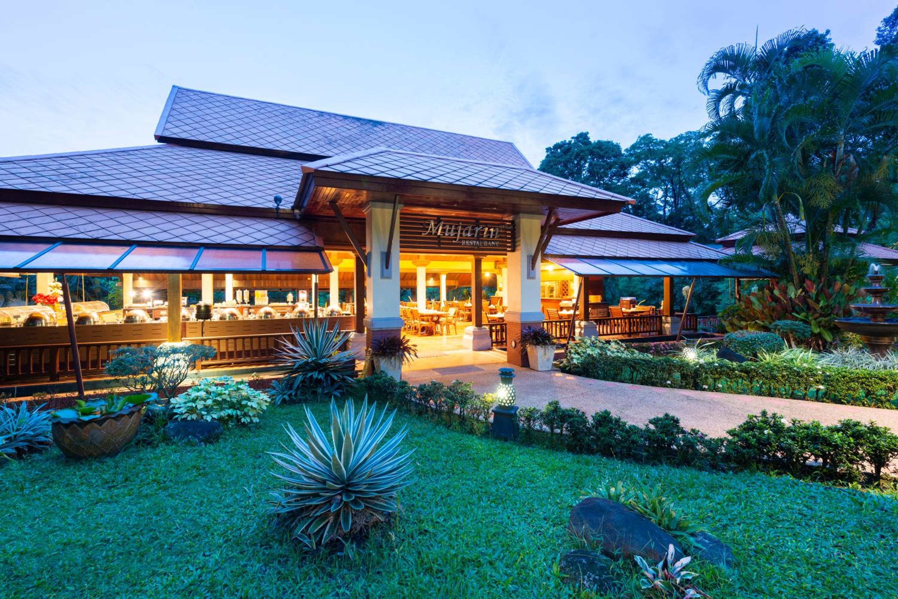 Khaolak Bayfront Resort