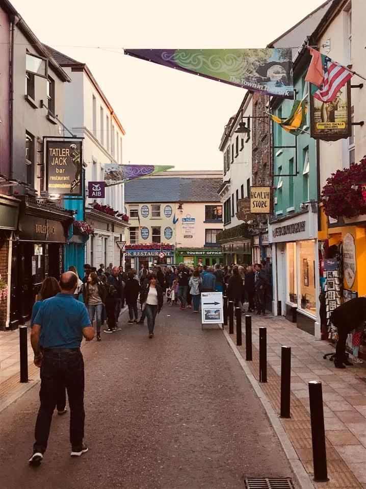 Tatler Jack en Killarney — other