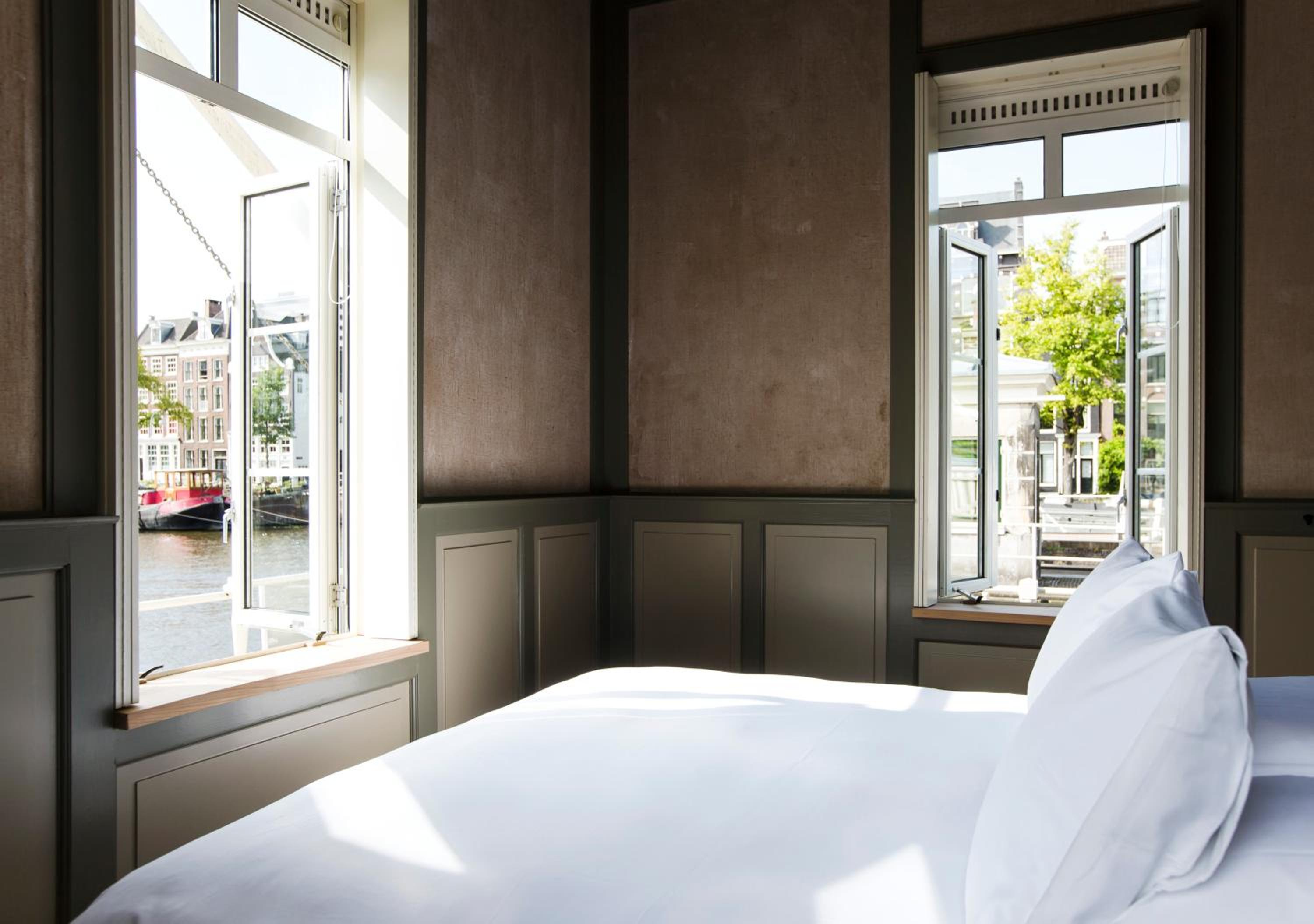 SWEETS - Amstelschutsluis