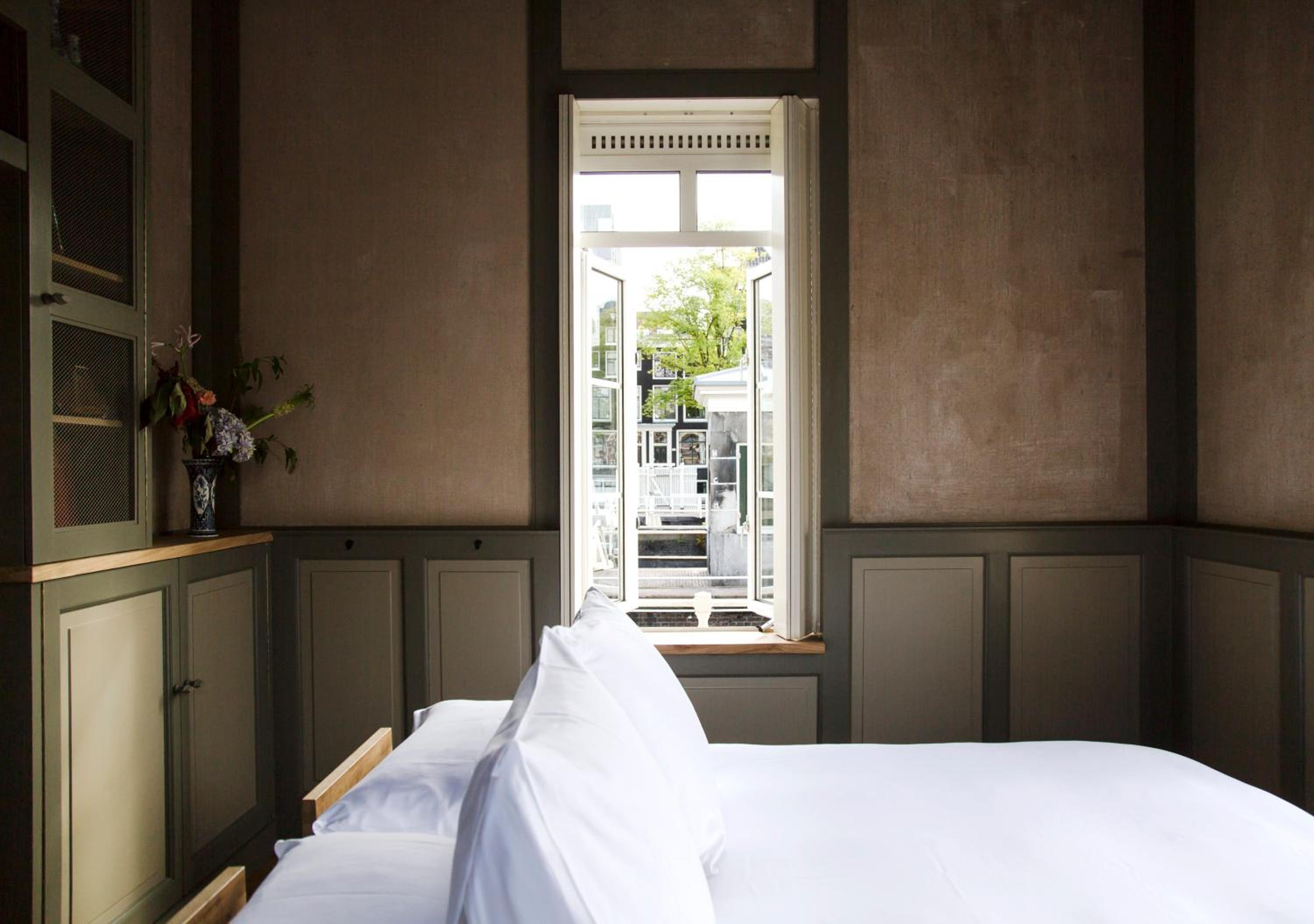 SWEETS - Amstelschutsluis