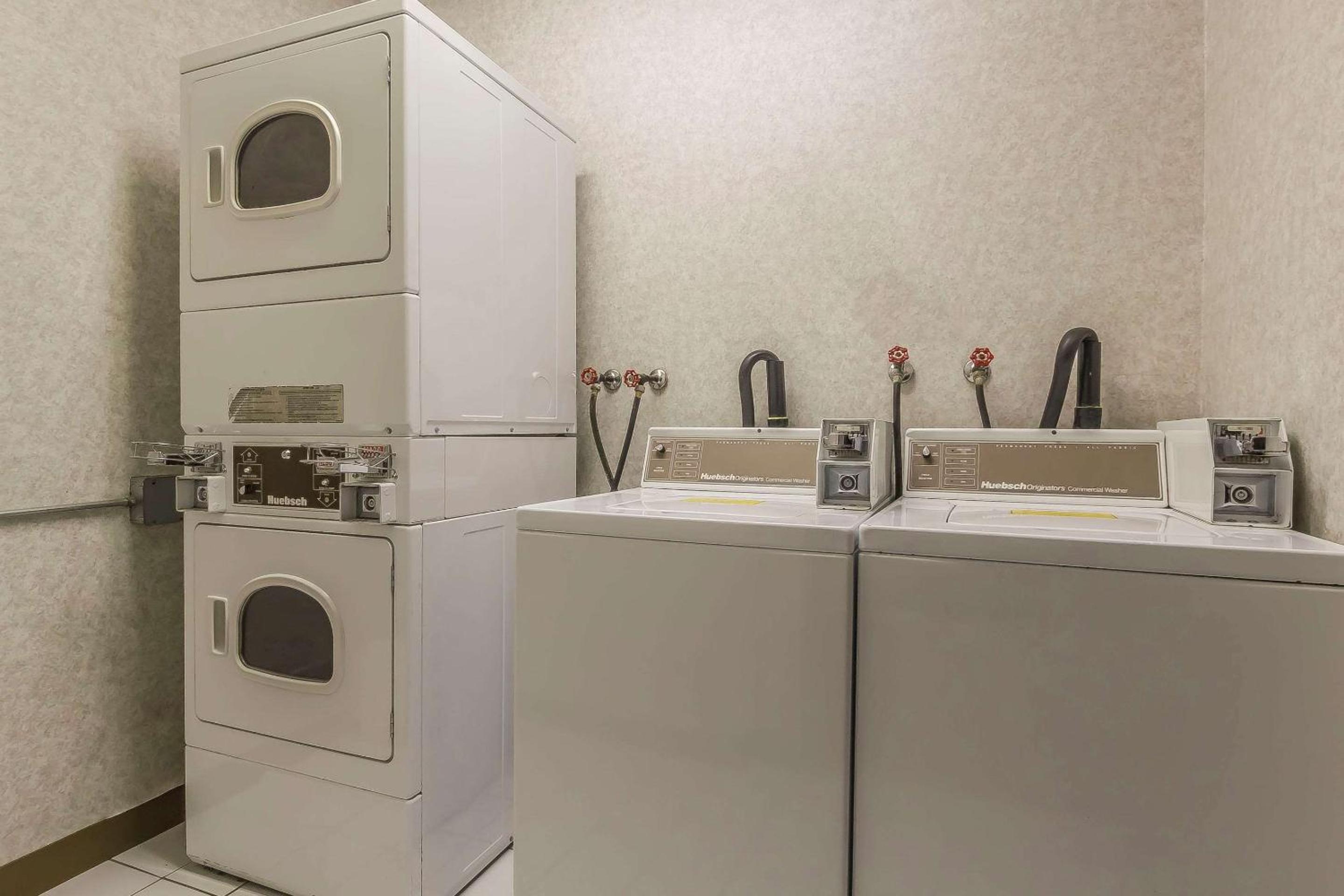 Medicine Hat Vacations - Comfort Inn  Suites - Property Image 6