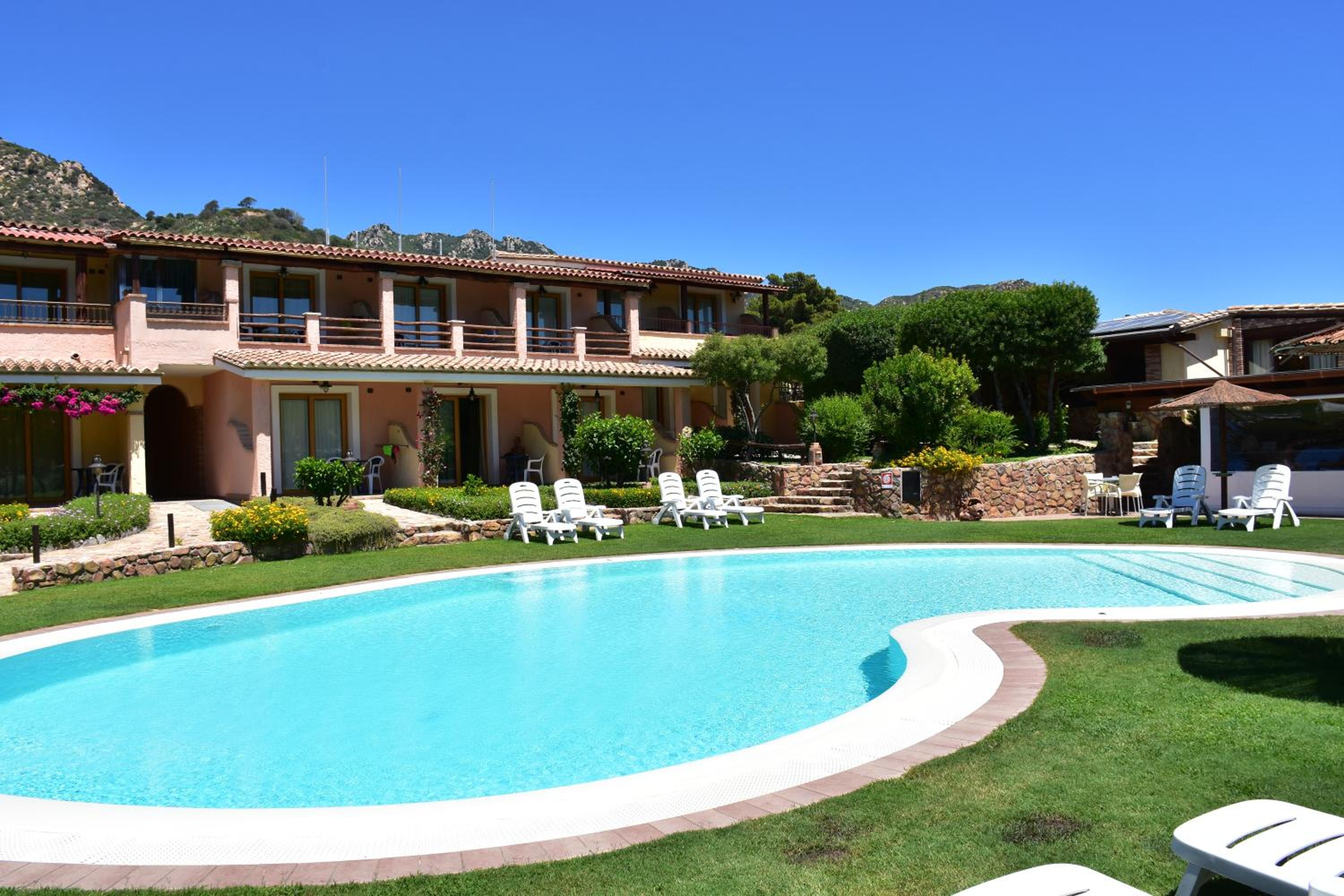 Hotel Su Giganti - Image 1