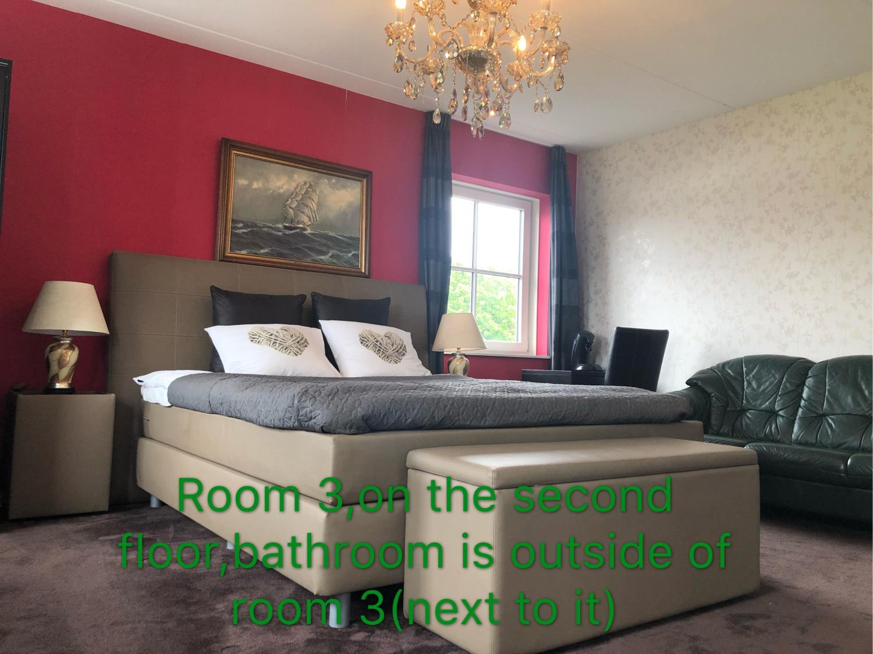 B&B nancy in holland met eigen badkamer , Jacuzzi niet inclusief , independent bathroom jacuzzi not included view 4