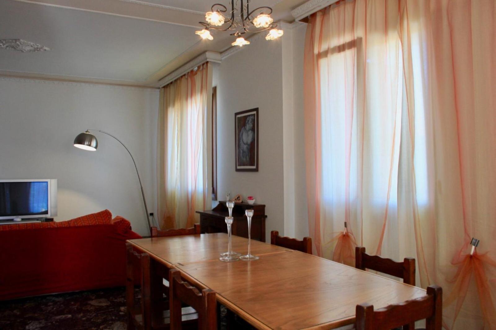 casa vacanza Pina view 2