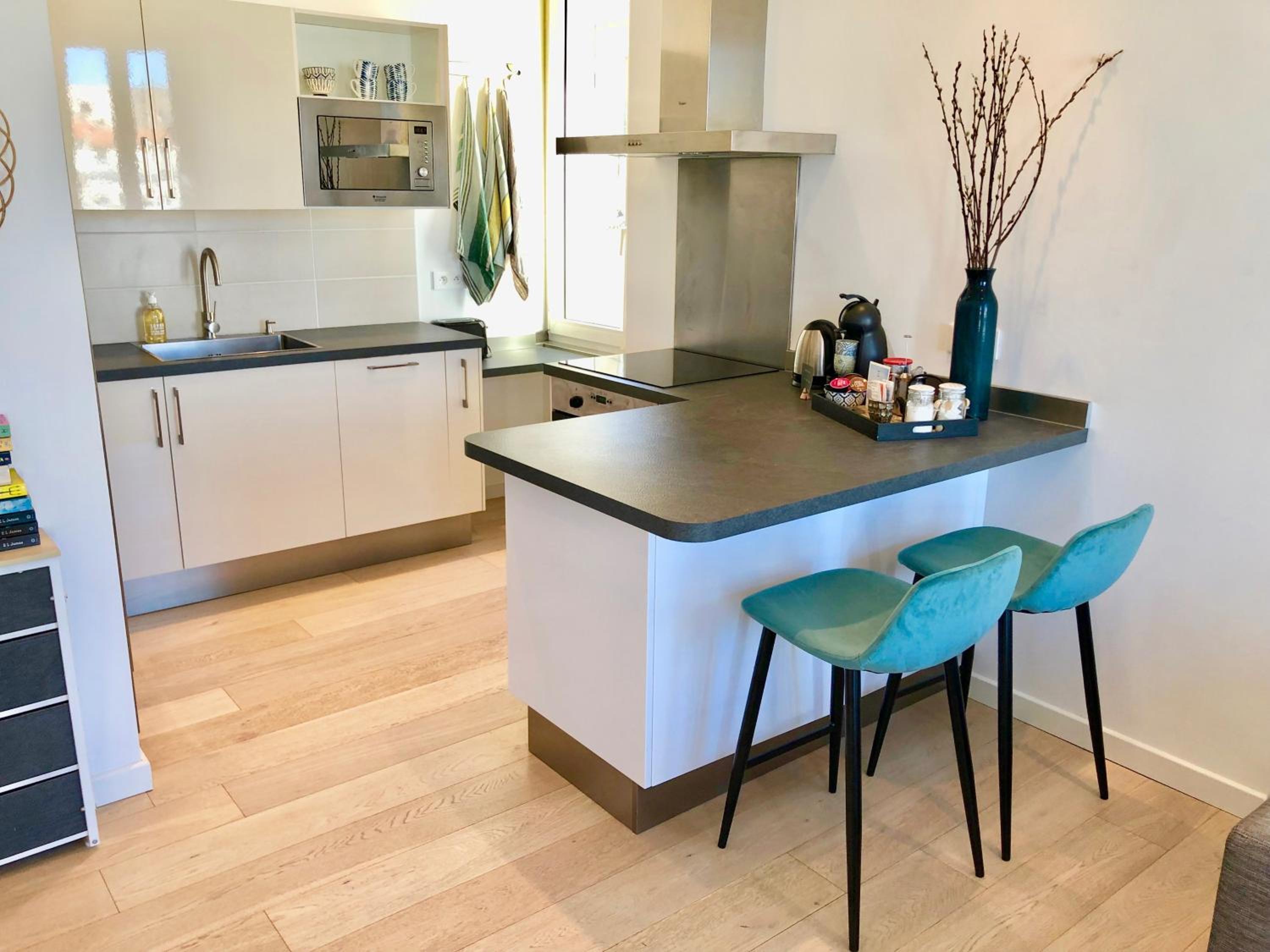 Bright & modern apartment in the heart of Antibes view 3