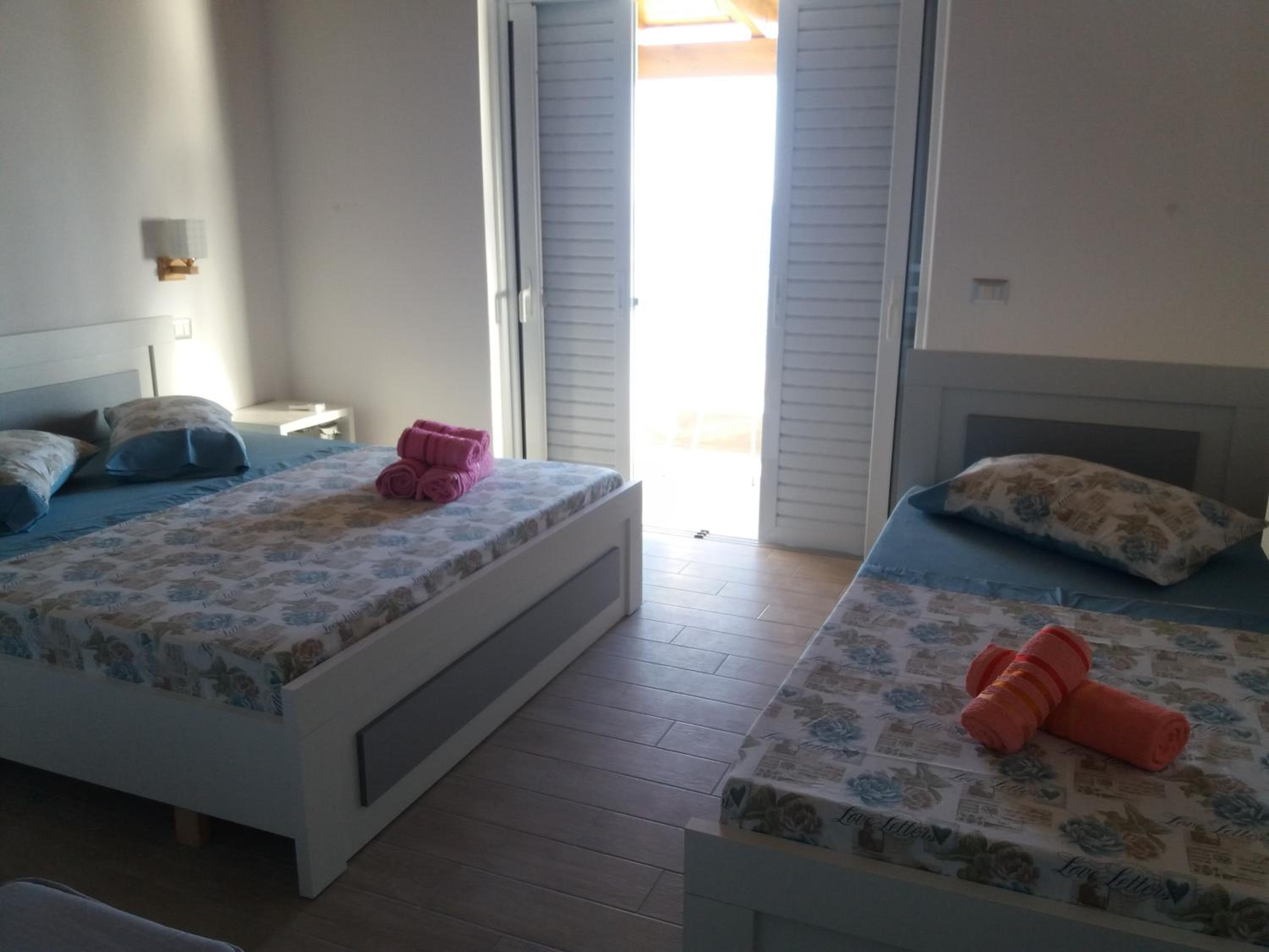 Wave n' Sea Apartments