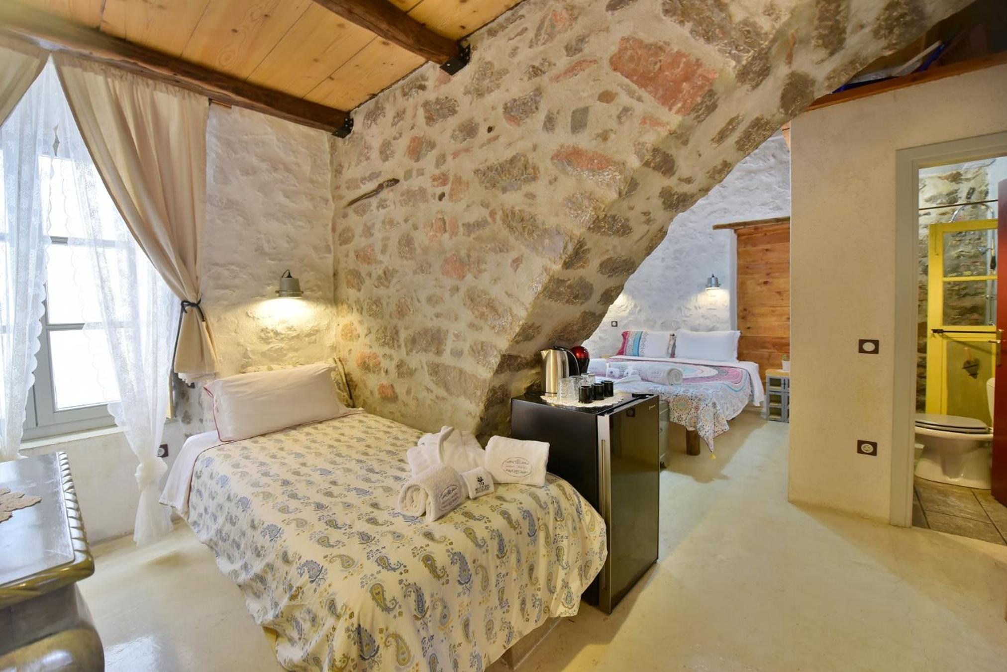 Mastoris Mansion
