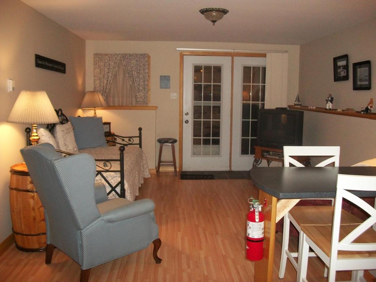 Sal's Bed and Breakfast by the Sea