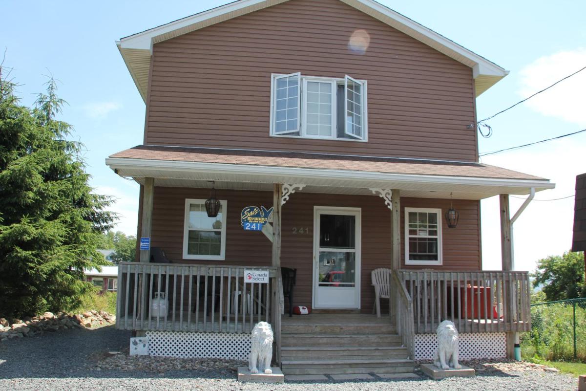 Sal's Bed and Breakfast by the Sea