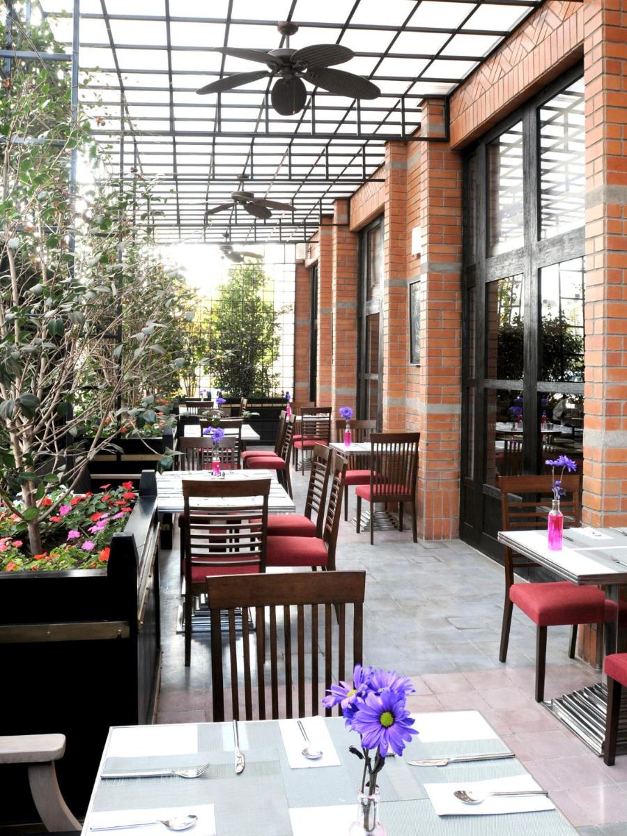 restaurant