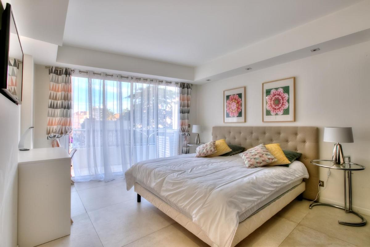 Magnifique appartement rénové 1mn des plages view 3