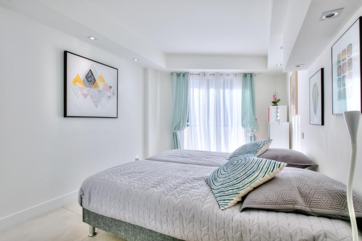 Magnifique appartement rénové 1mn des plages view 4