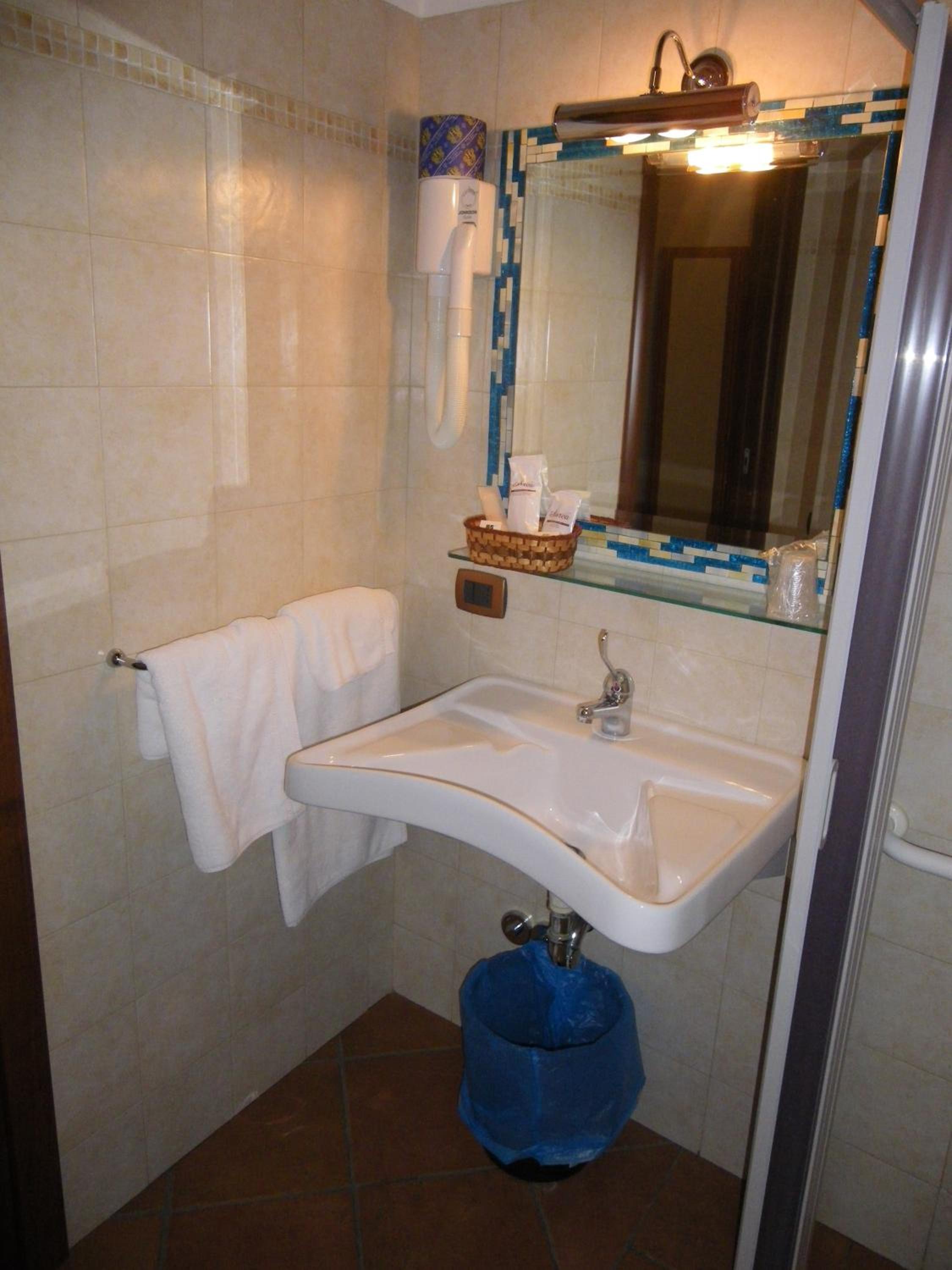 Photo 43