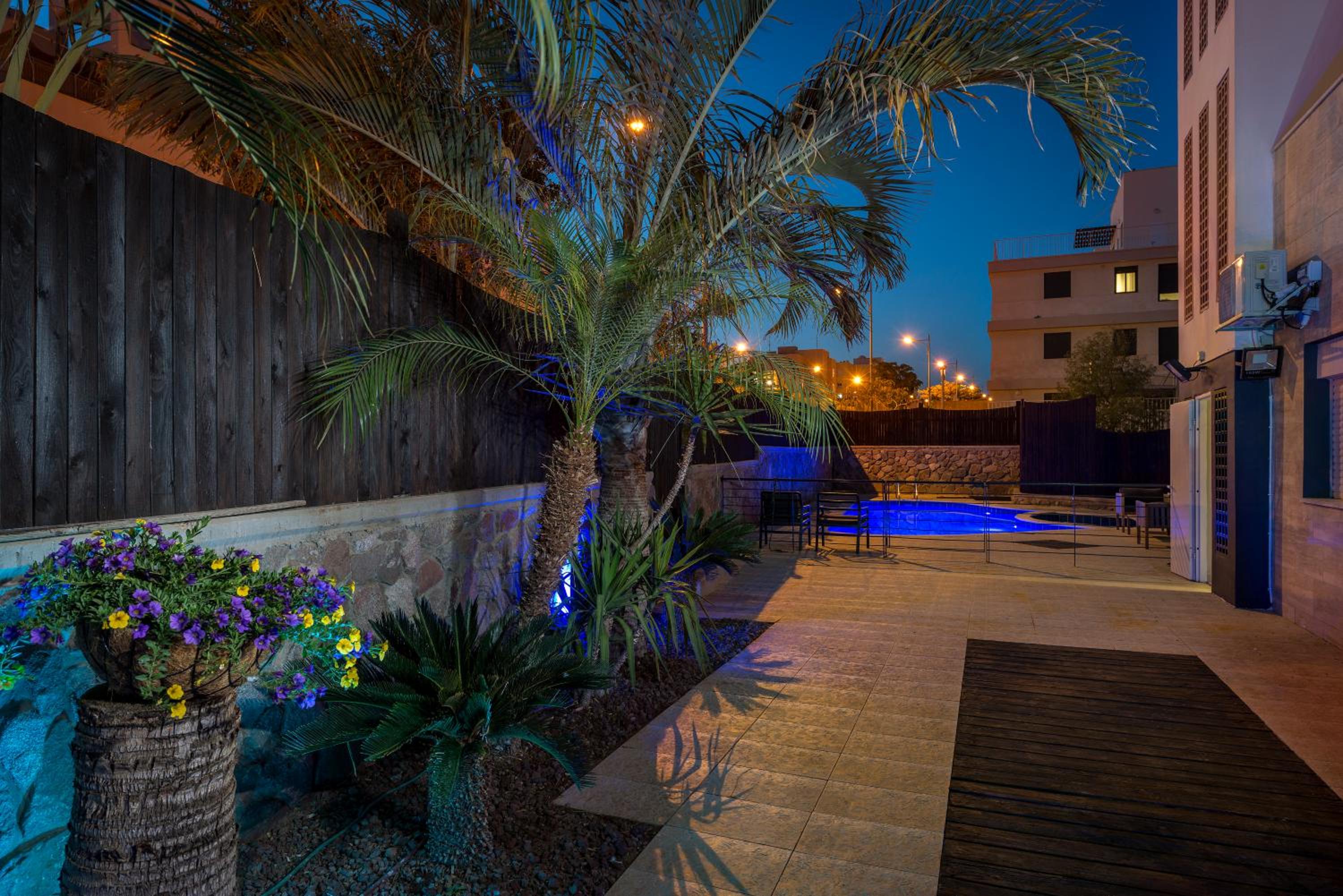 GEFFEN Luxury Apartments view 2
