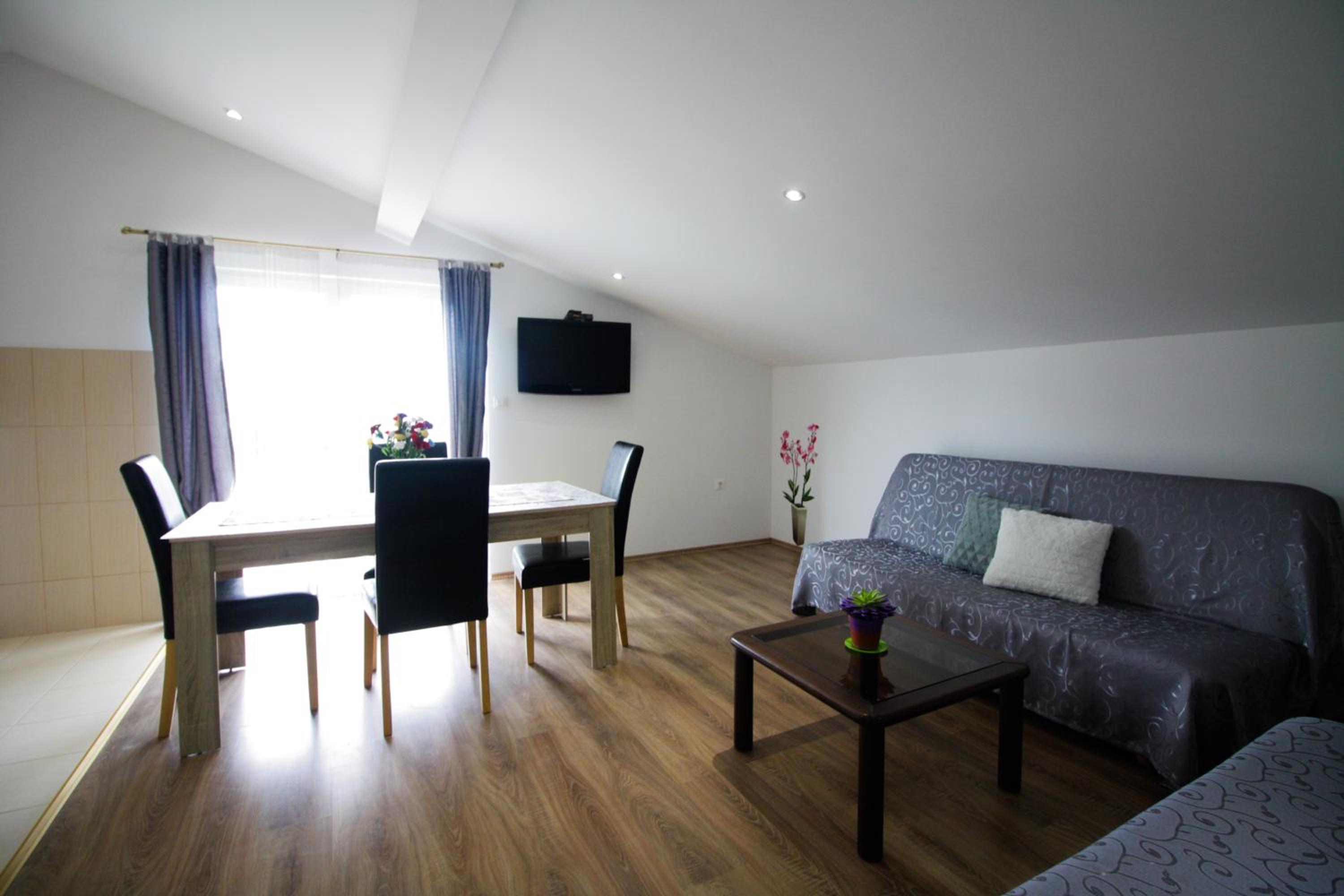 Sebi Apartment 300 m from beach