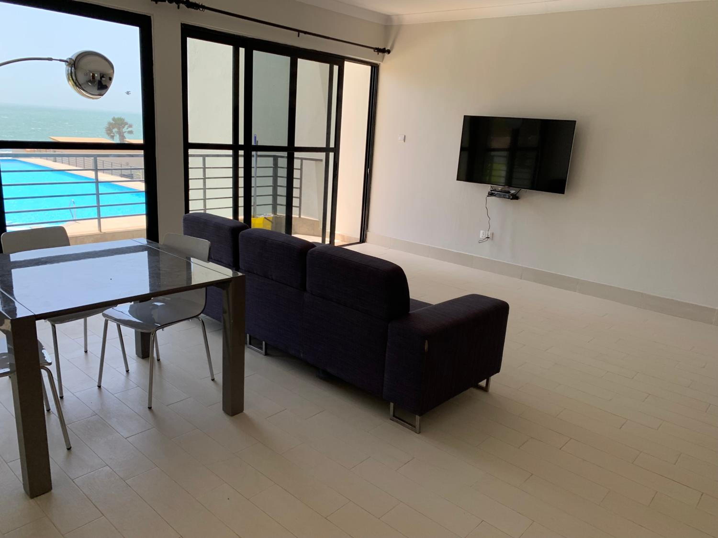 WATERFRONT FLAT