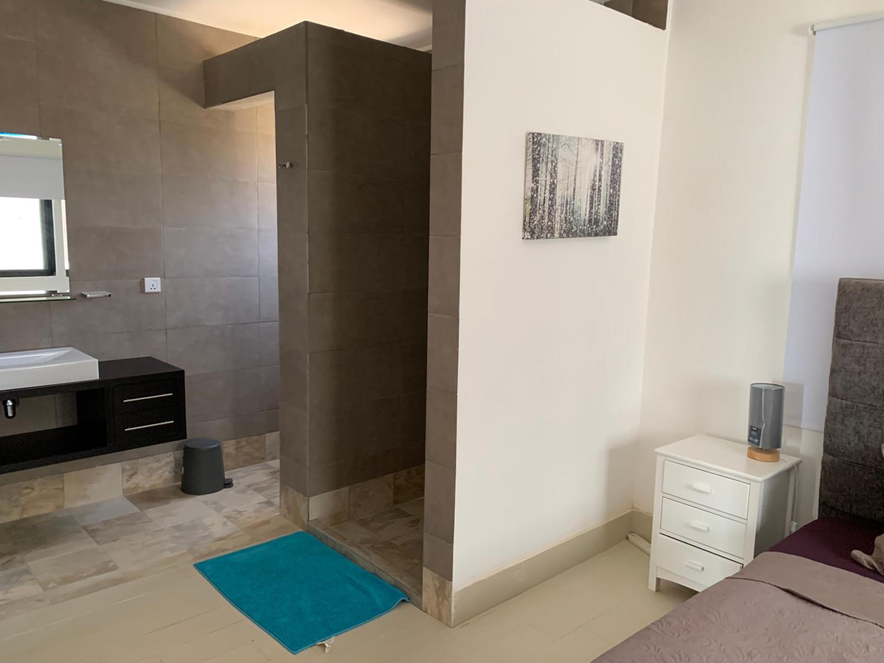WATERFRONT FLAT