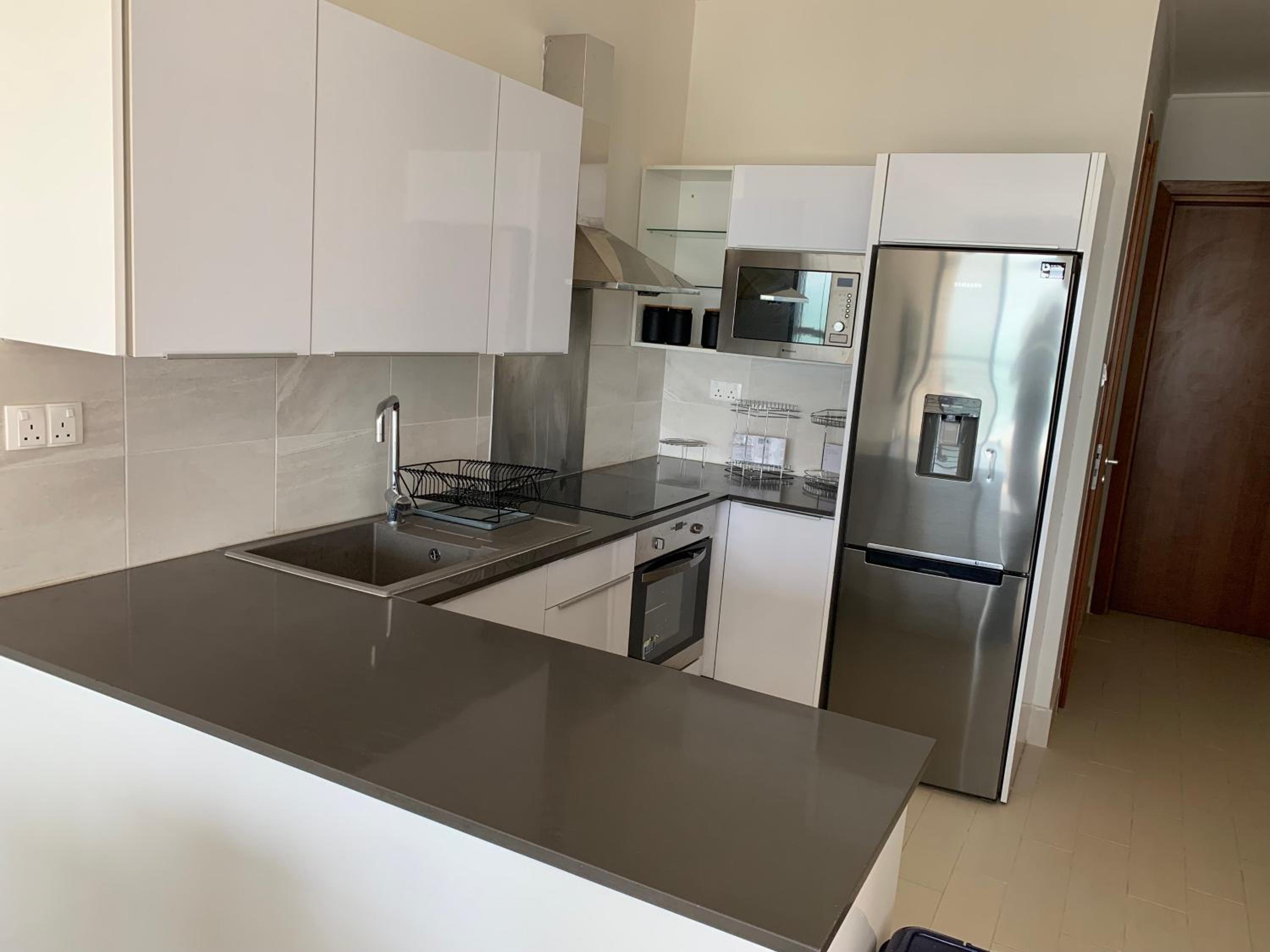 WATERFRONT FLAT
