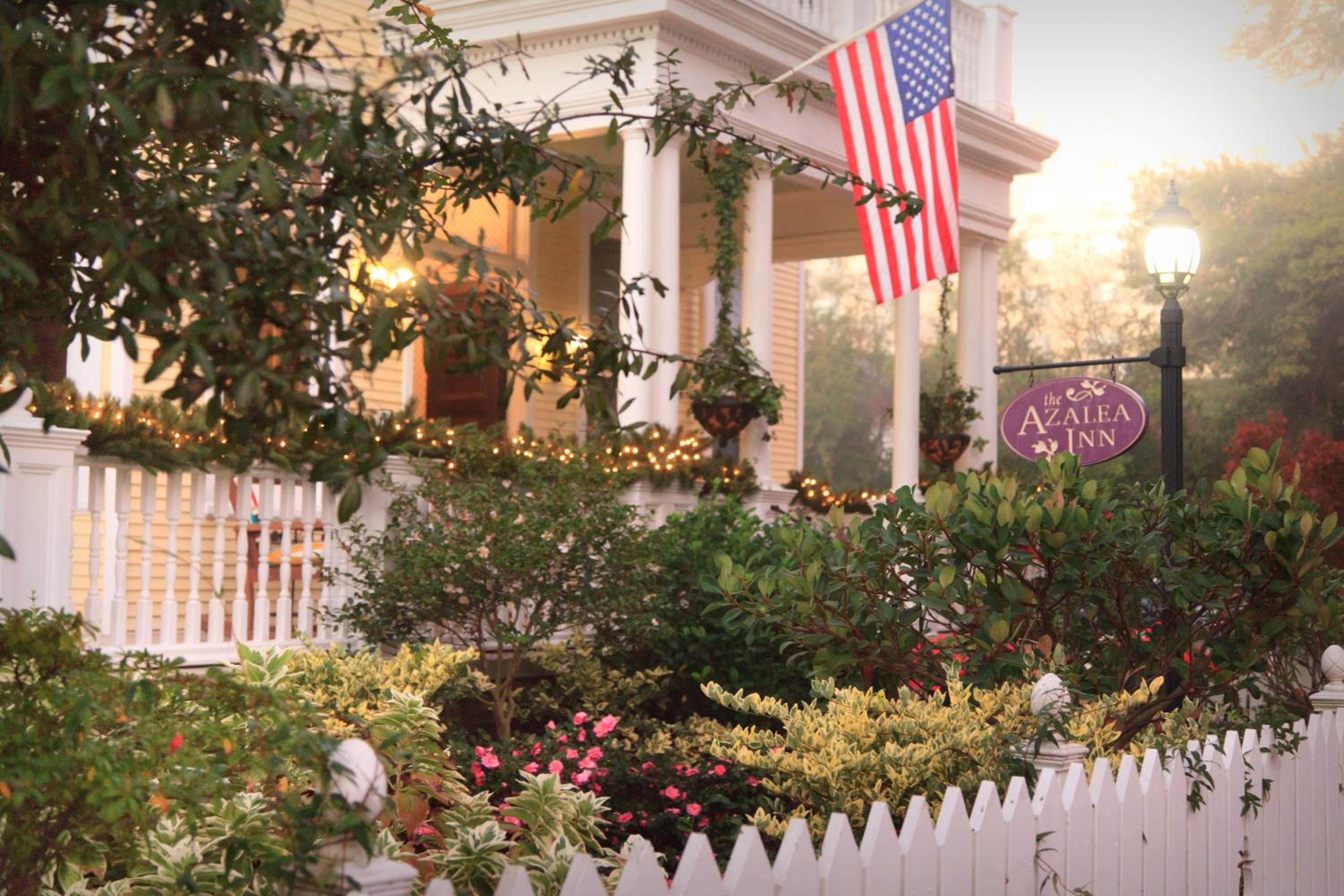 Azalea Inn and Villas