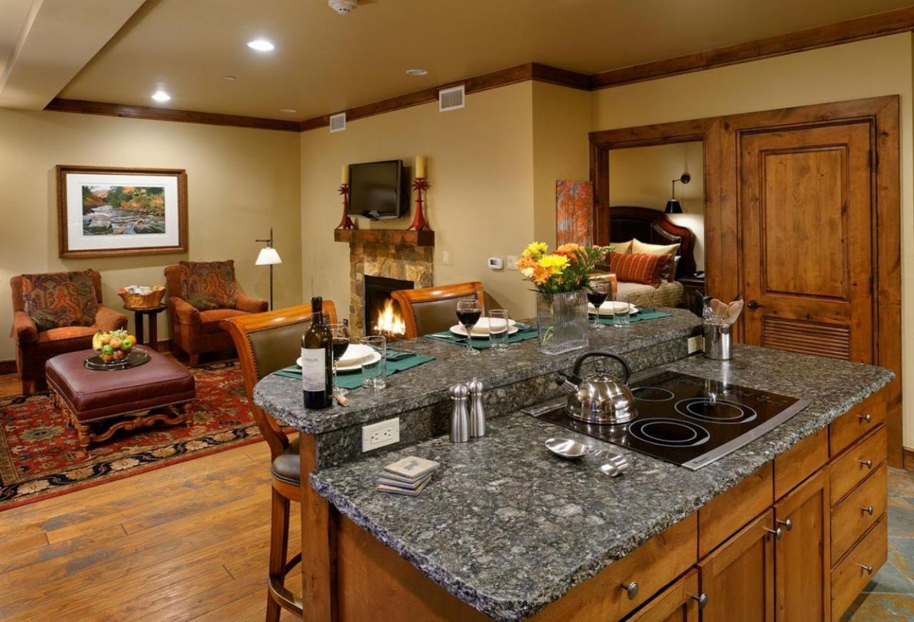 Innsbruck Aspen Deluxe One-Bedroom Garden Residence 1, Located on Main Street view 3