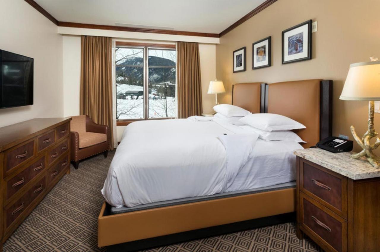 The Ritz-Carlton, 3 BR Residence 8212: Ski-in/Ski-out Resort in Aspen w/ Mountain/Town view view 5