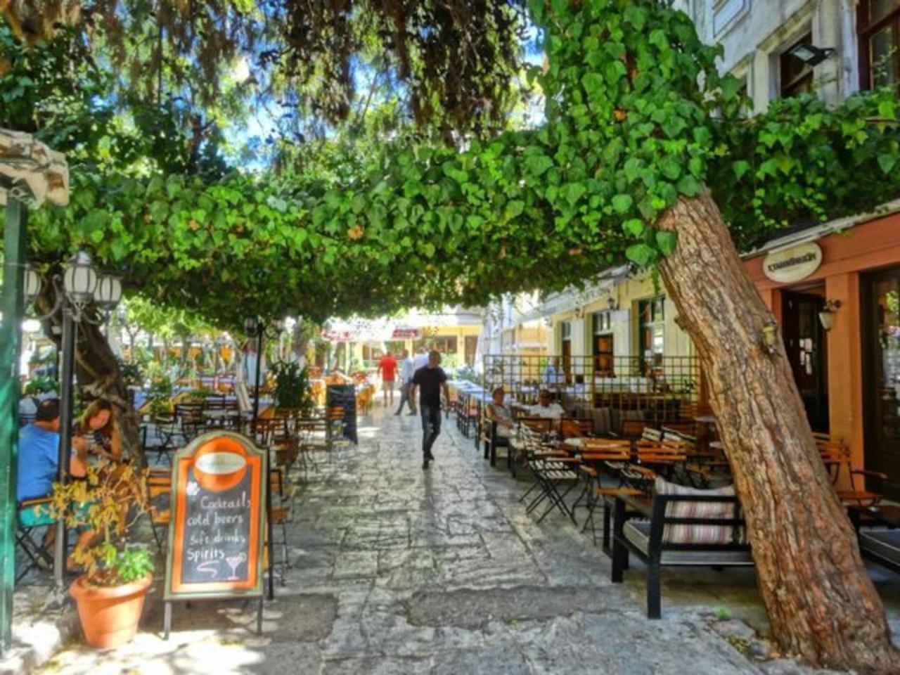Koukaki-close to Acropolis(Stone apartment)