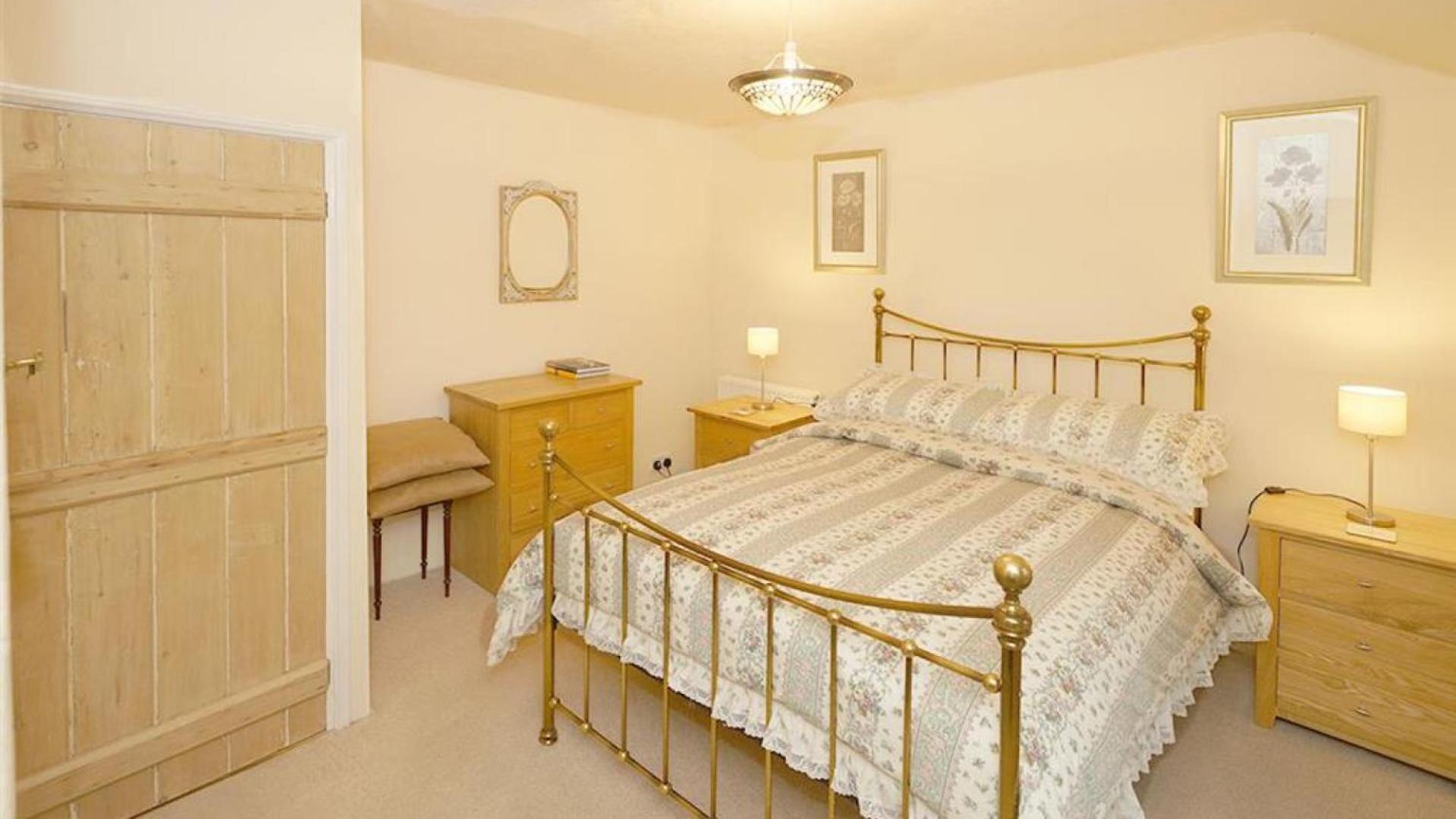 Ty Doli Cottage, rural location just outside Conwy town view 5