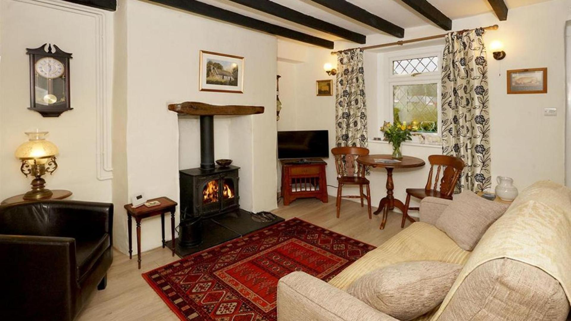 Ty Doli Cottage, rural location just outside Conwy town view 4