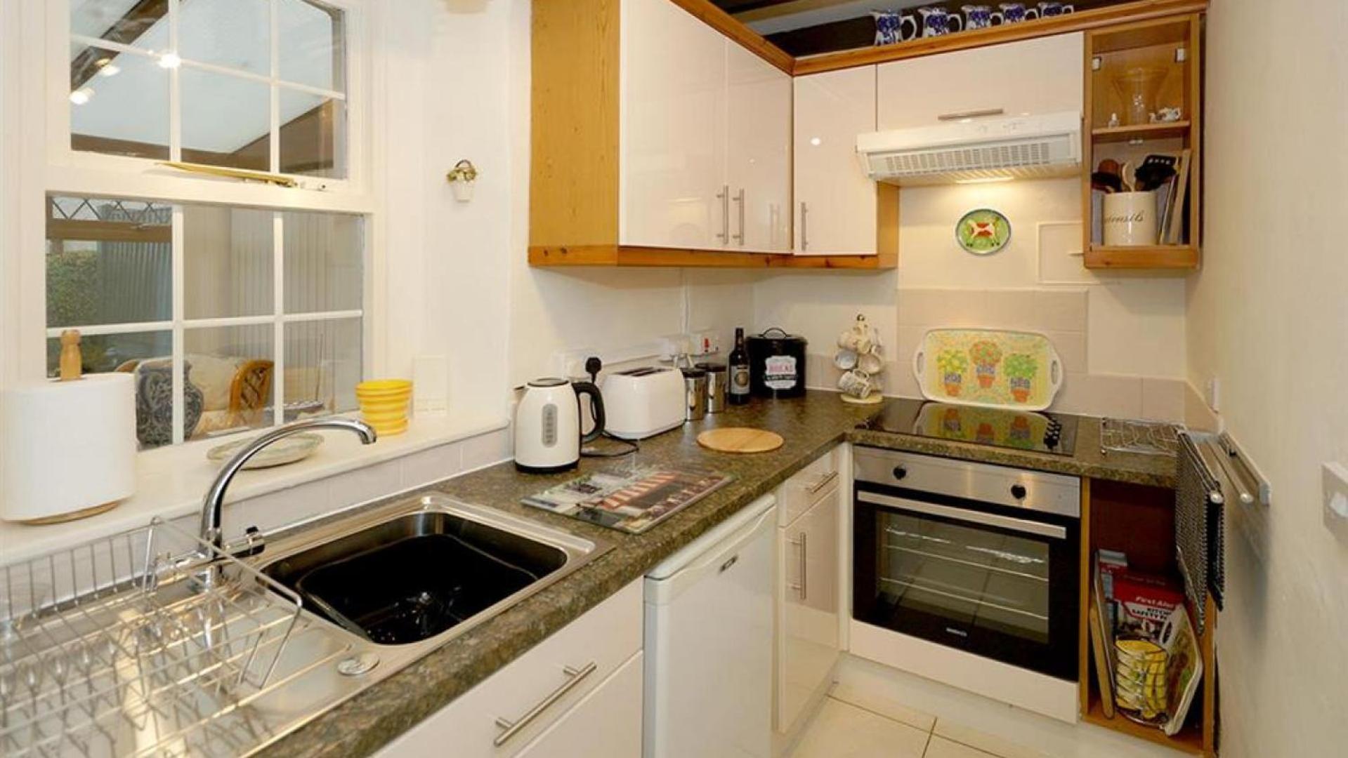 Ty Doli Cottage, rural location just outside Conwy town view 2