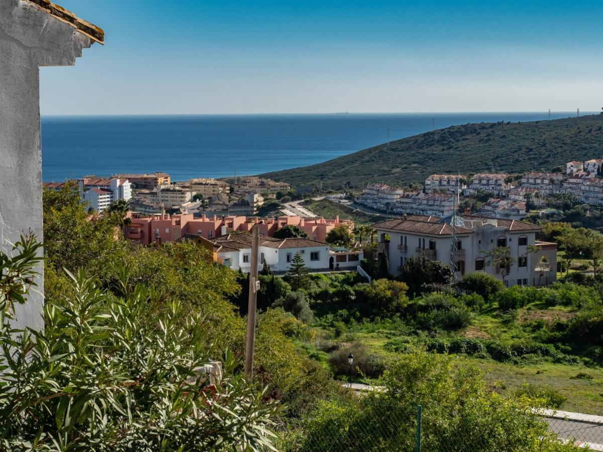 2270-Amazing new 2 bedrooms with furnished terrace view 2