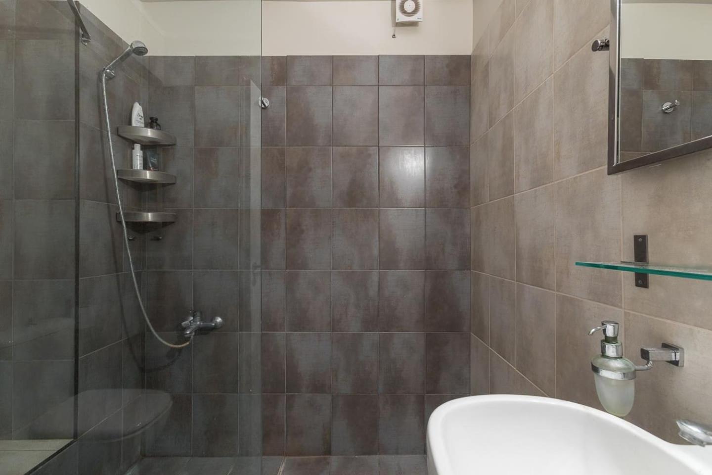 Spacious & Modern flat in Heart of Athens