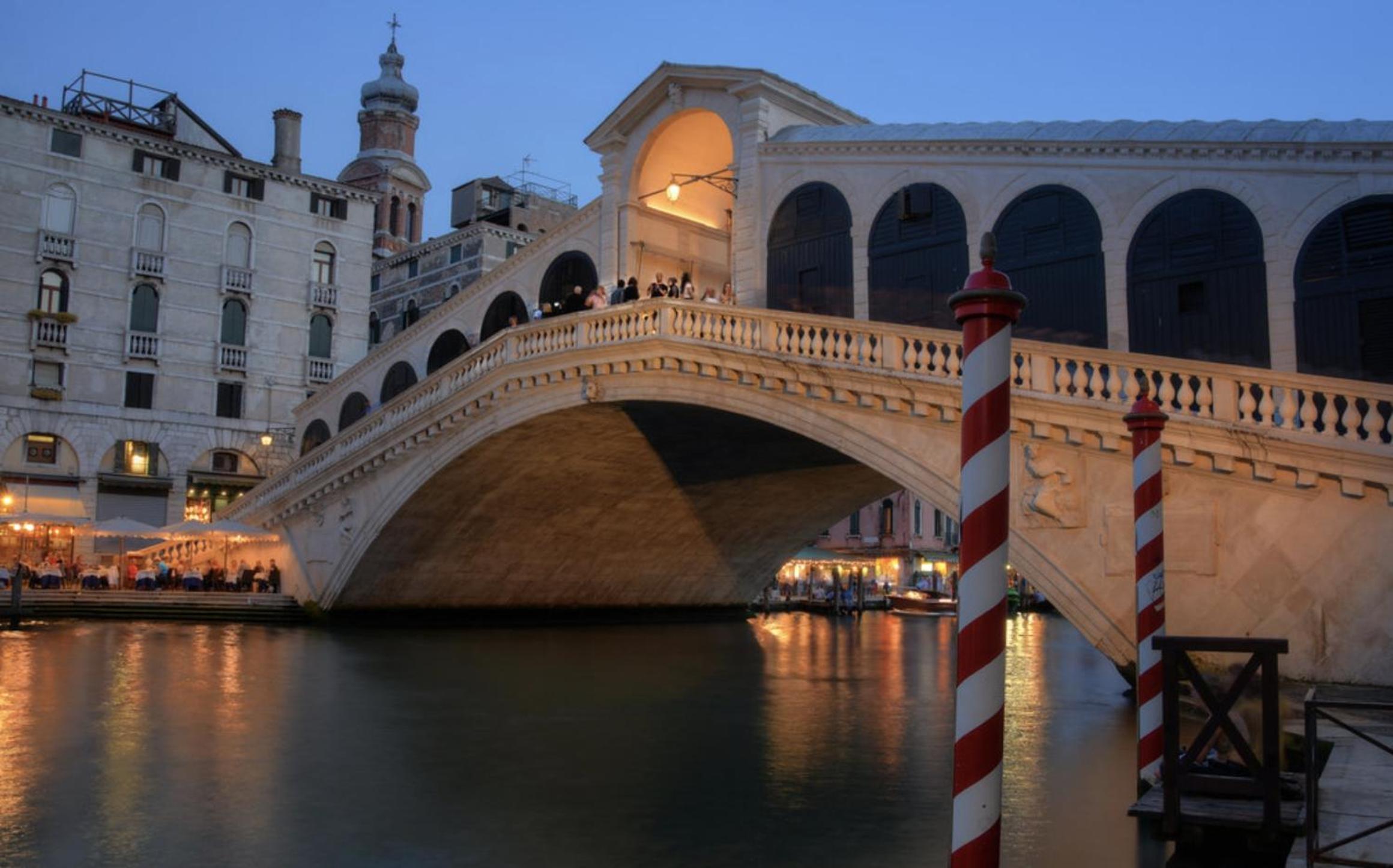 CA ZULIAN amazing canal view apartment