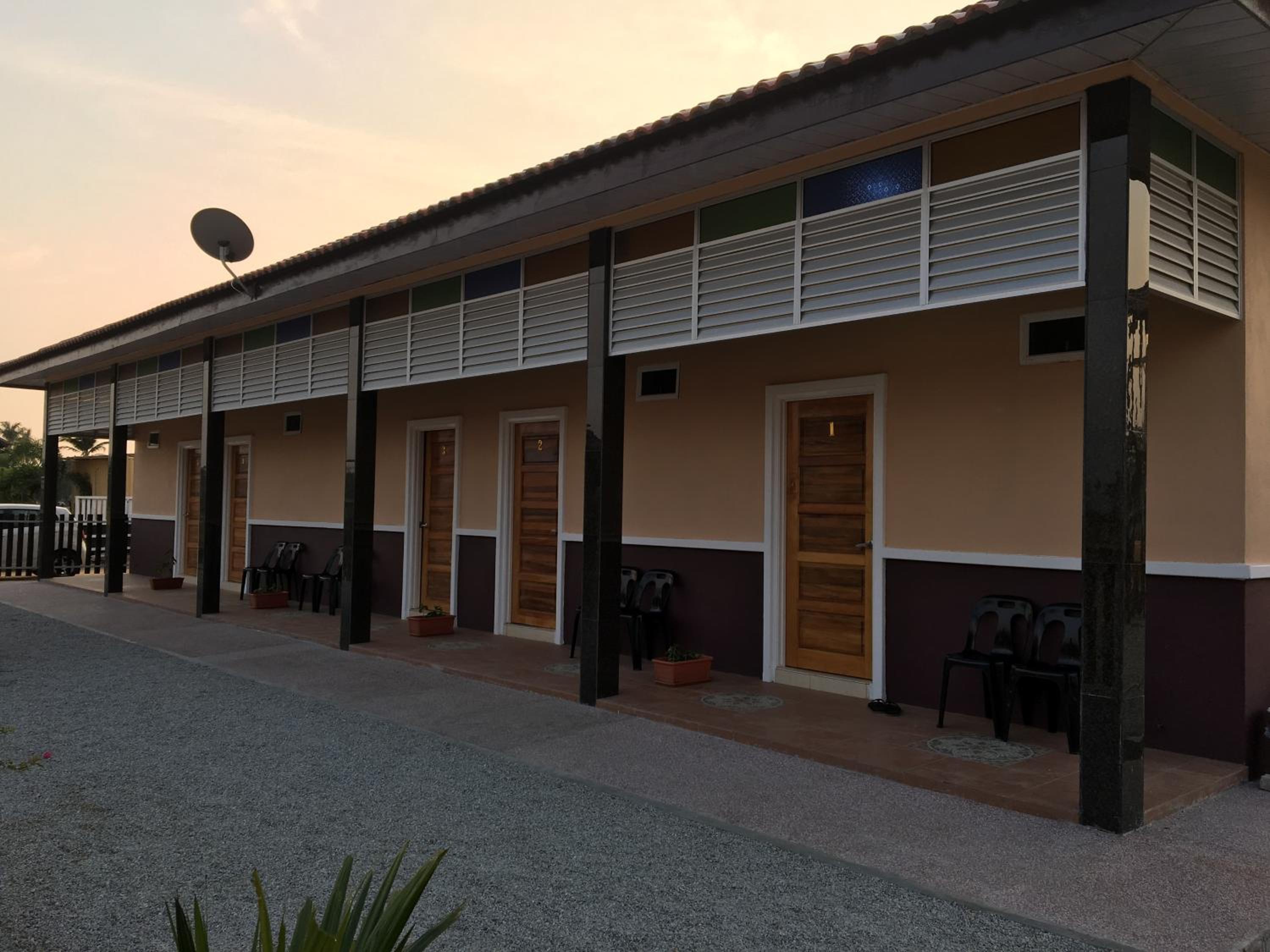 D’ Village Cottage