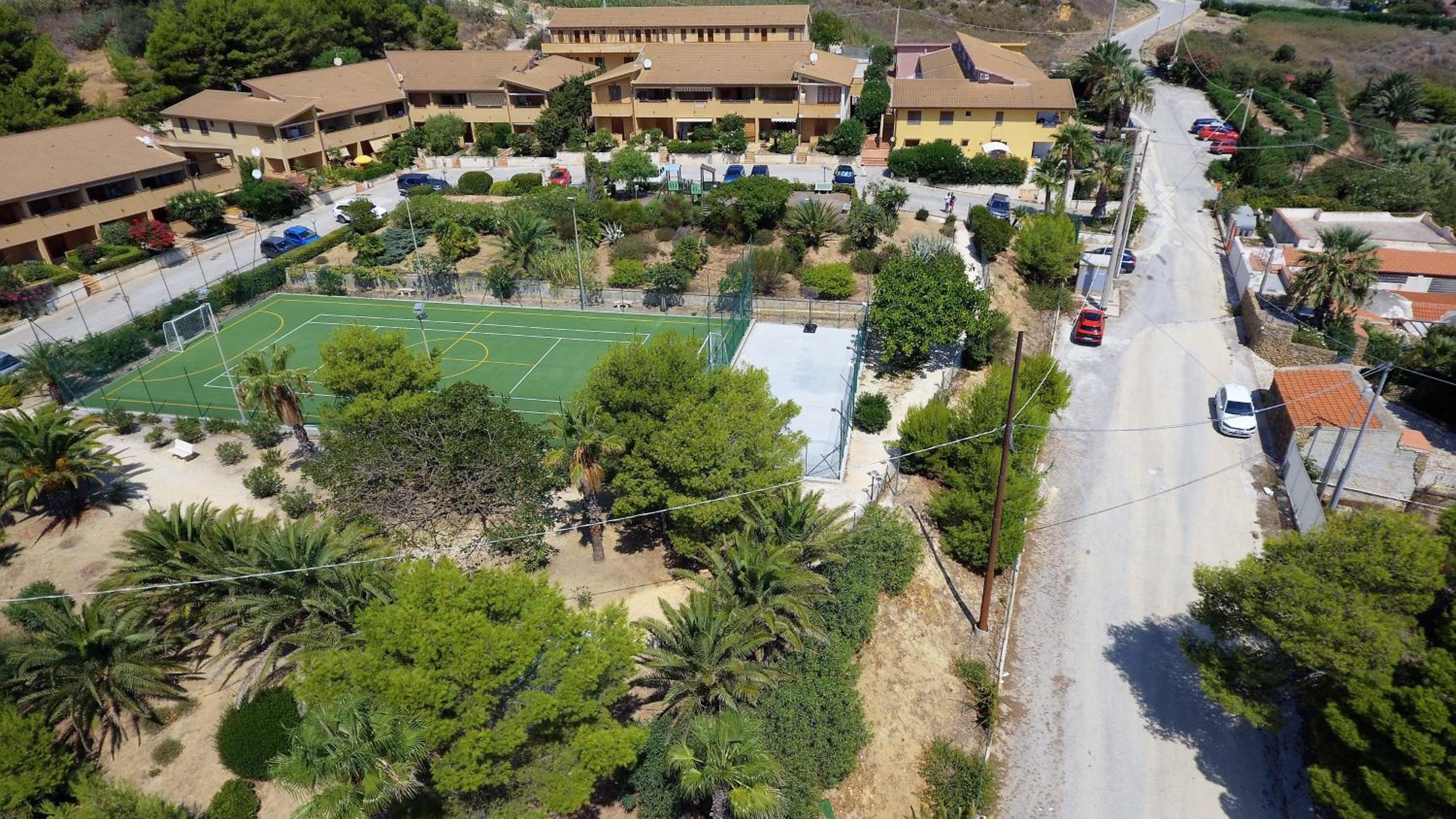 Studio 200 meters from the sea, wifi, self catering view 5