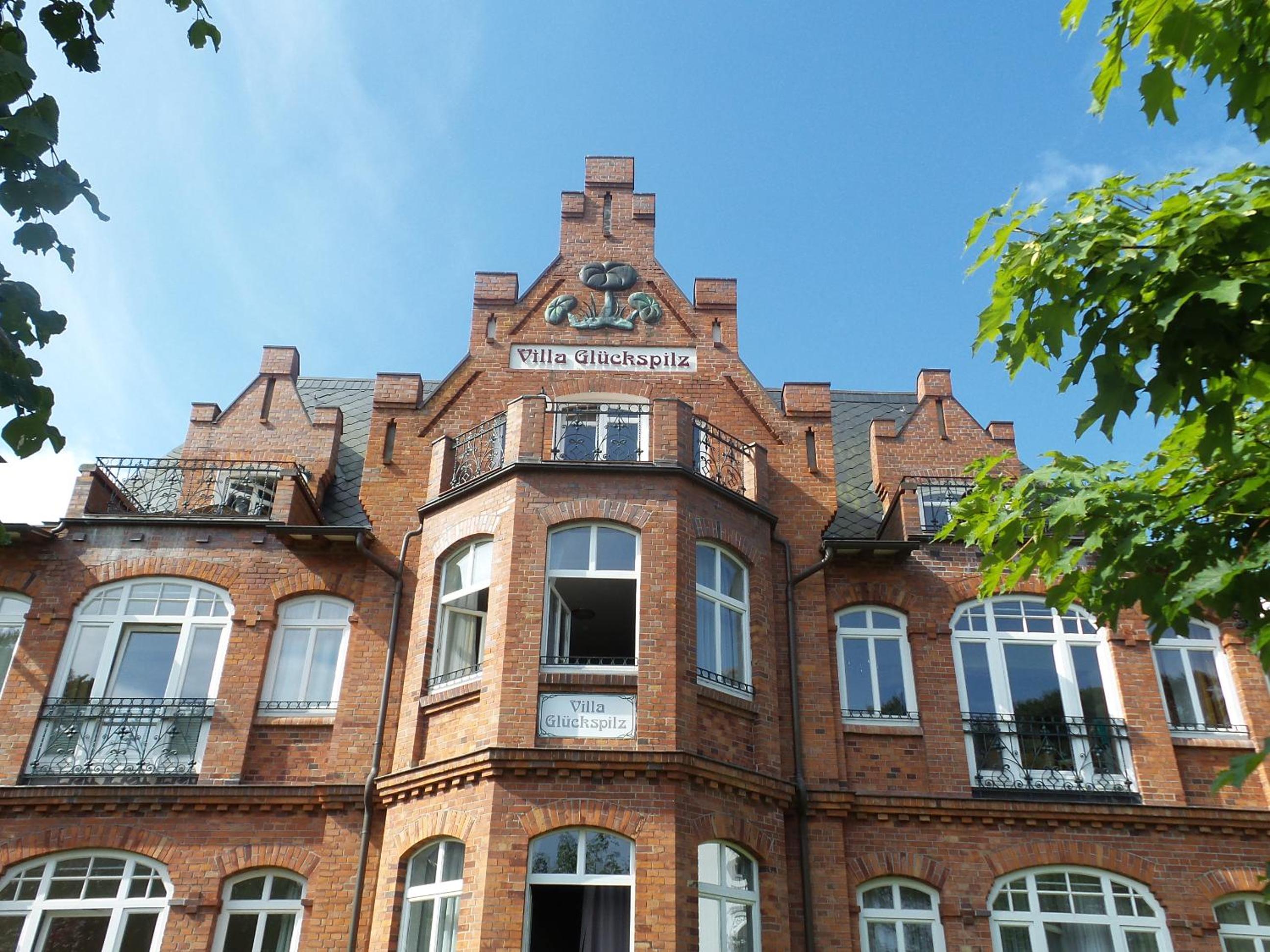 FeWo direkt am Strand mit Meerblick und Balkon,Villa Glückspilz, Binz